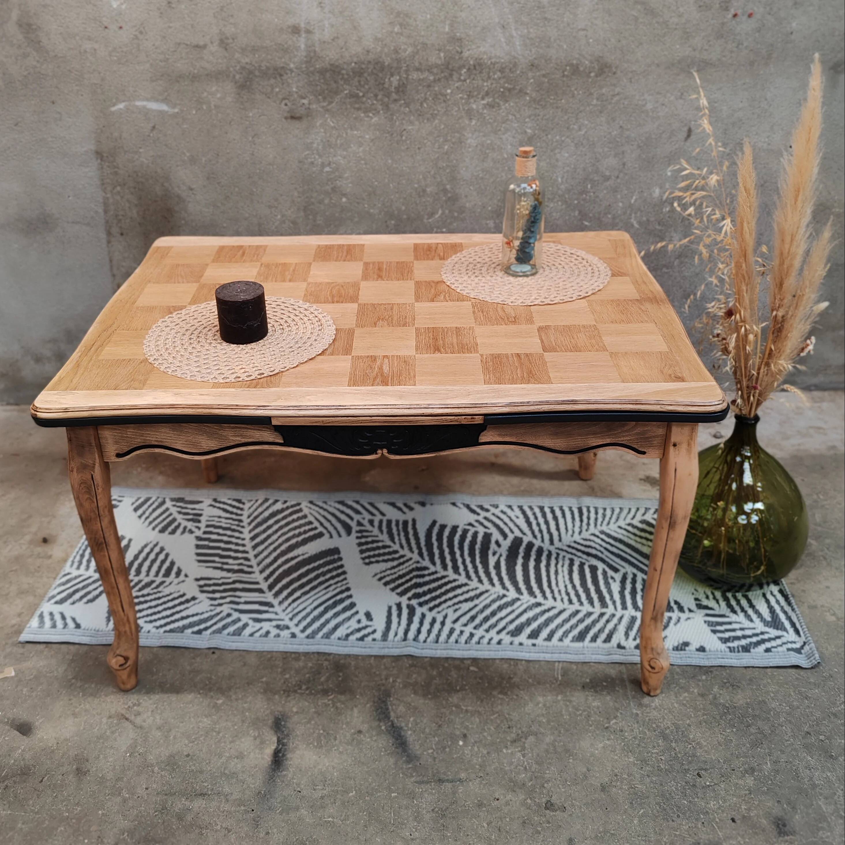 Checkerboard table with extension