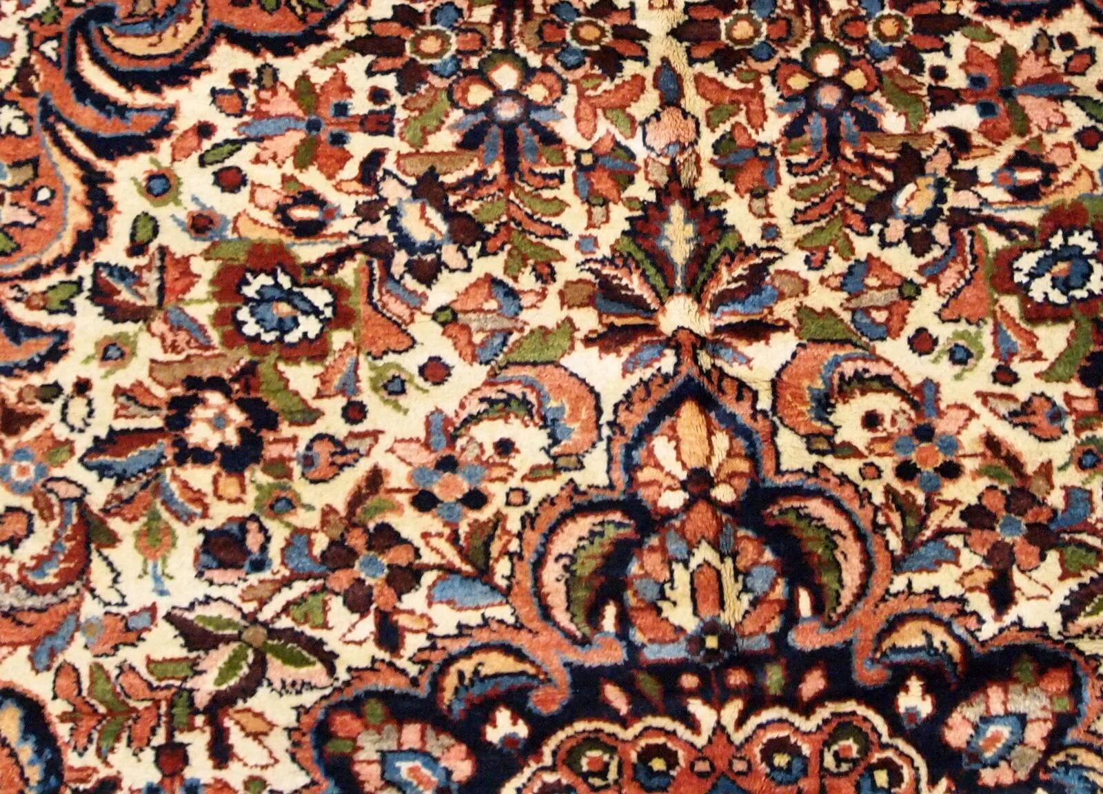 Handmade antique Persian Sarouk rug 3.1' x 5.2' (94cm x 158cm) 1900s