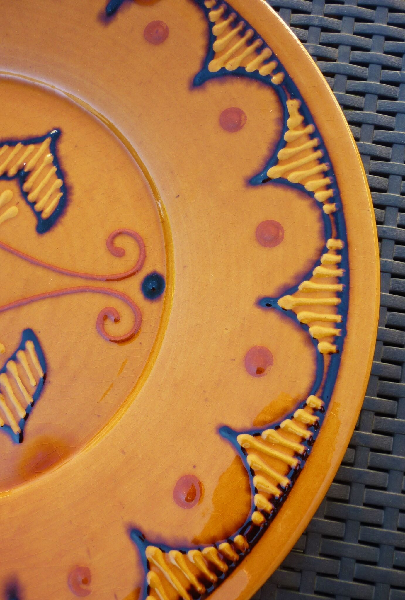 Plat en céramique, terre cuite vernissée signé Biot années 60/70