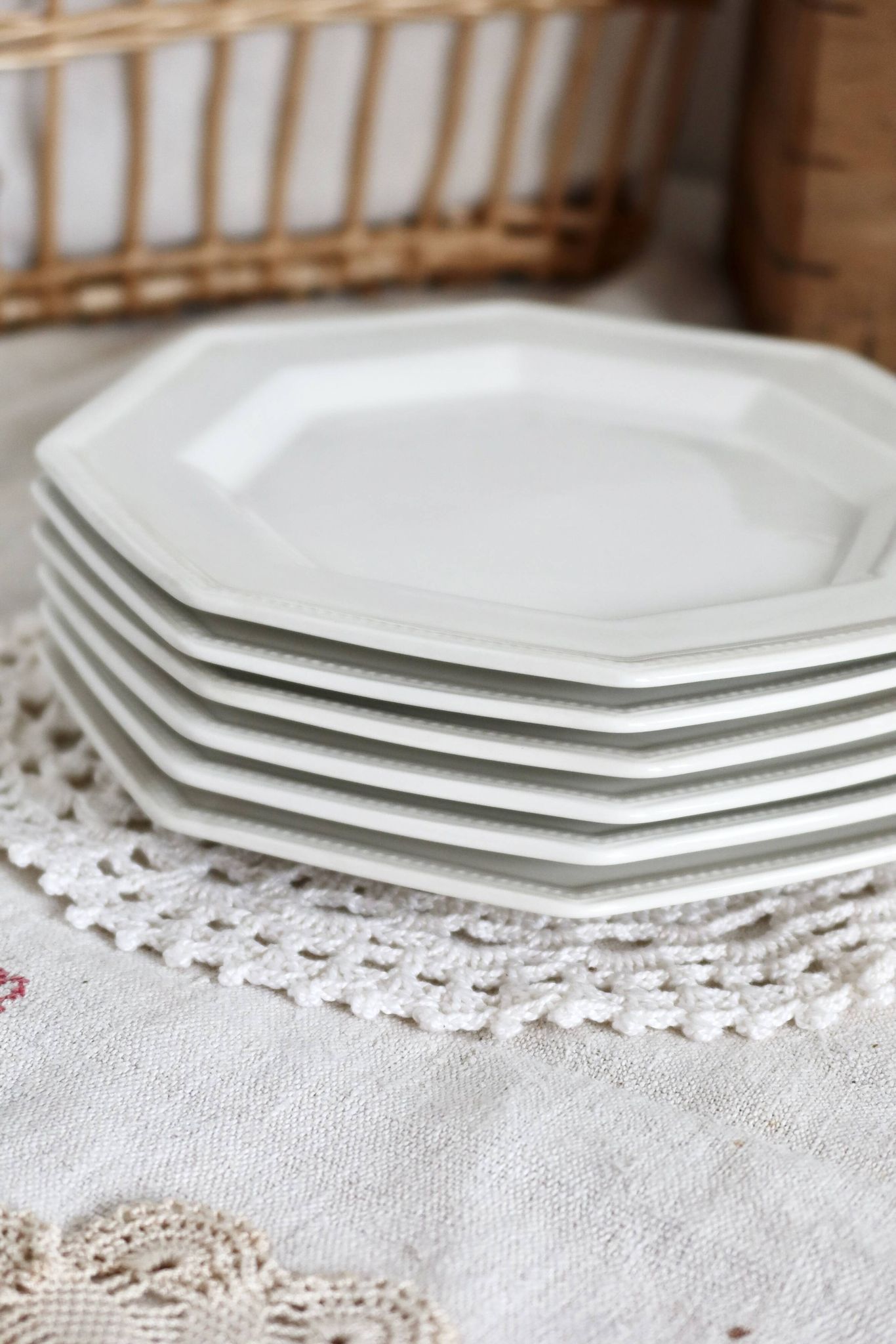 6 assiettes à dessert vintage octogonales à décor perlé, Johnson Brothers