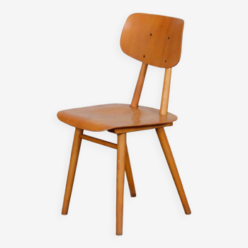 Chaise en bois produite par Ton, 1960