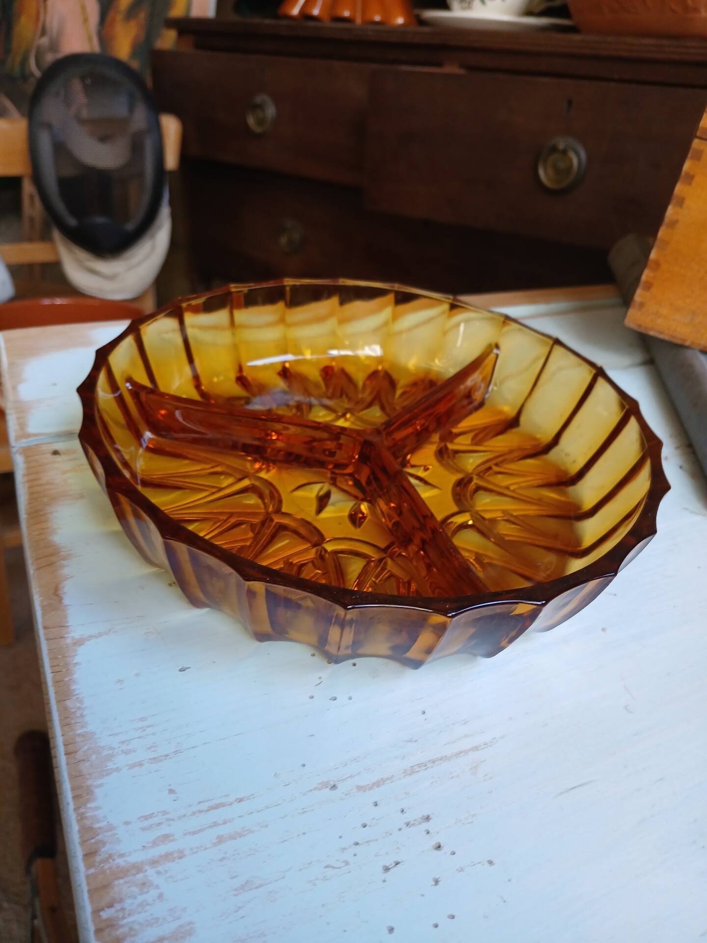 Plat apéritif vintage en verre ambré 
