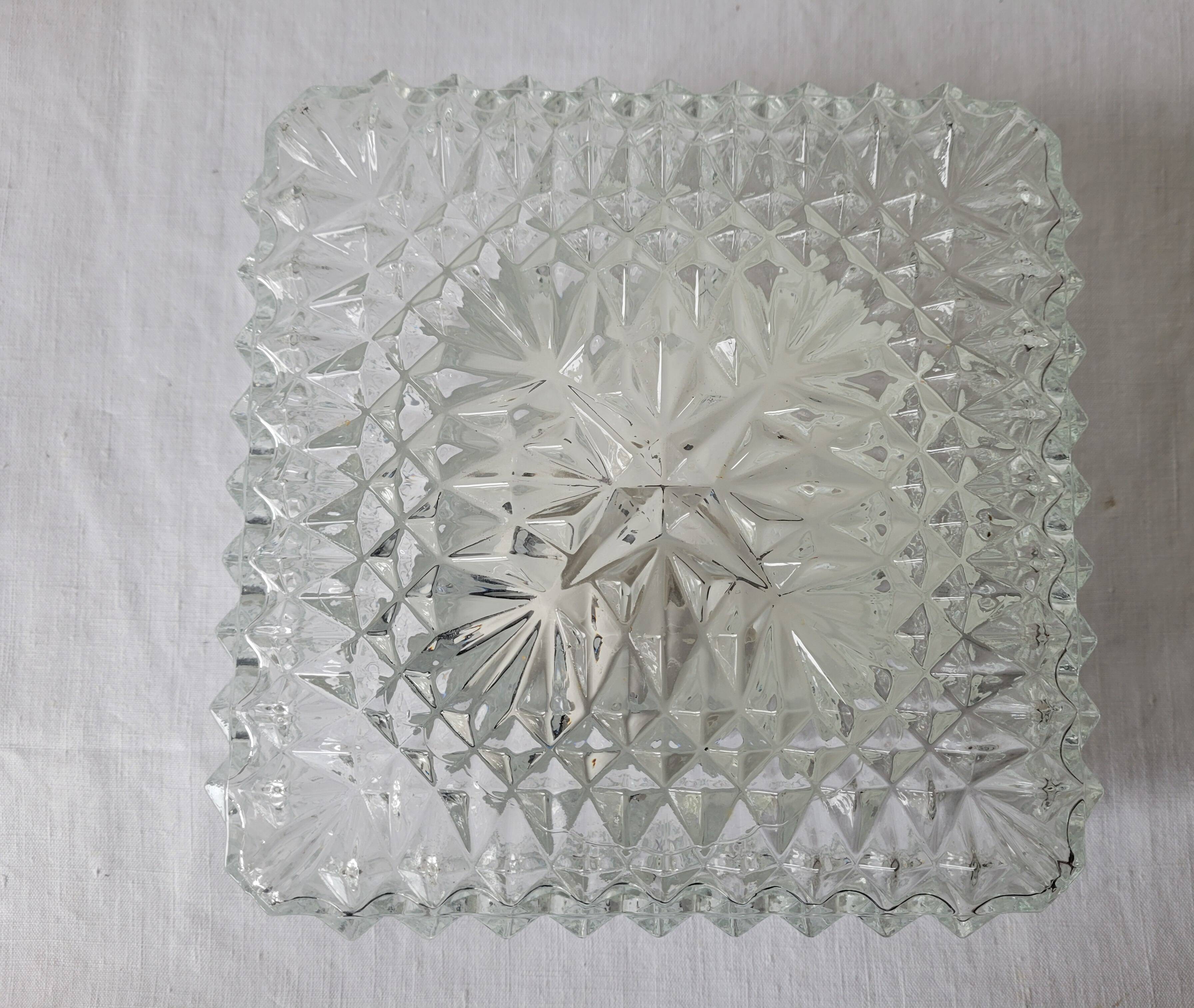 Square molded glass ceiling light "diamond point"