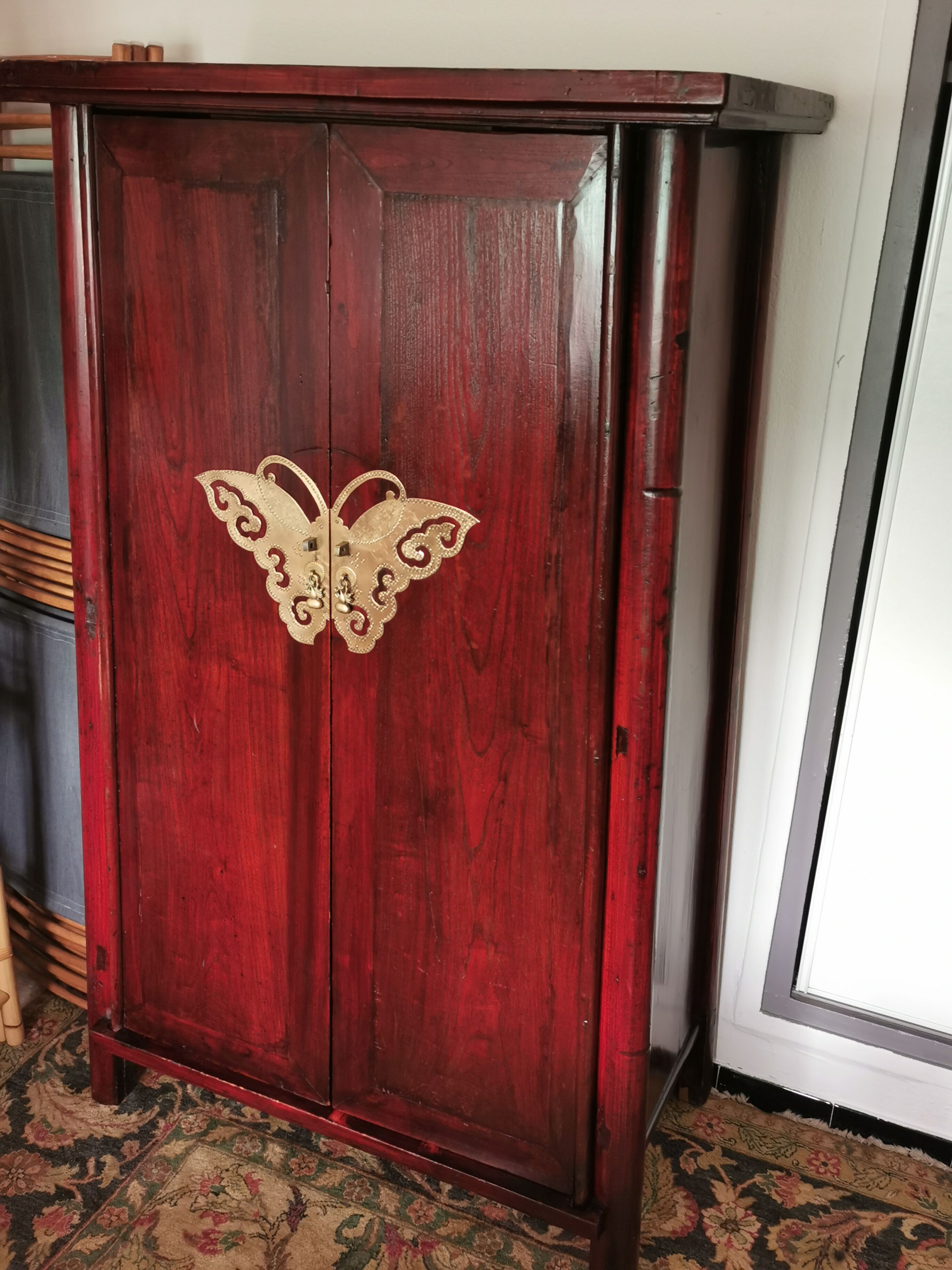 Shanxi's Chinese elm cabinet