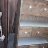 Storage cabinet with drawers