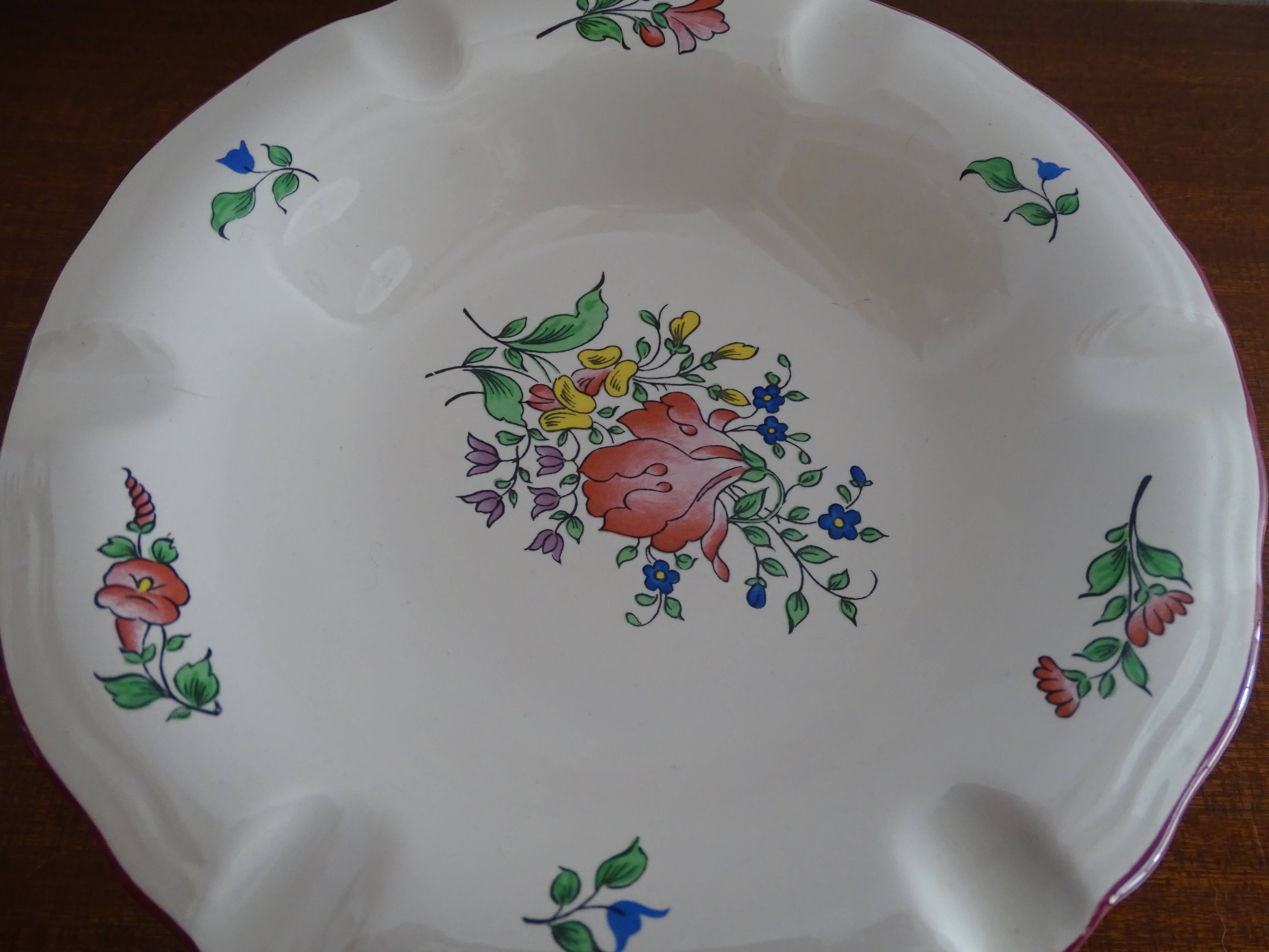 KG Lunéville earthenware ashtray with flower motifs Ø 18.5 cm