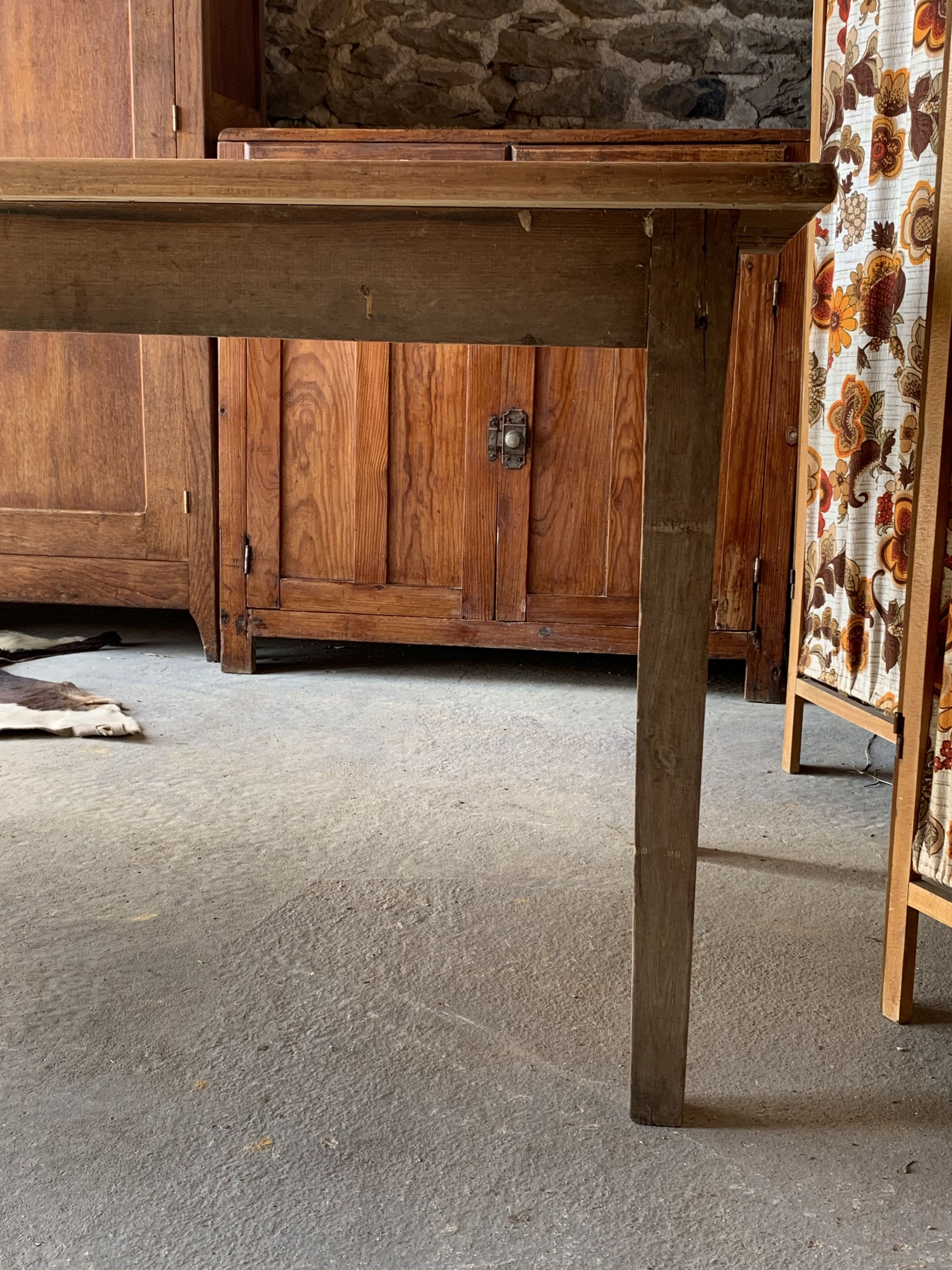 Farmhouse table - 2m10 long