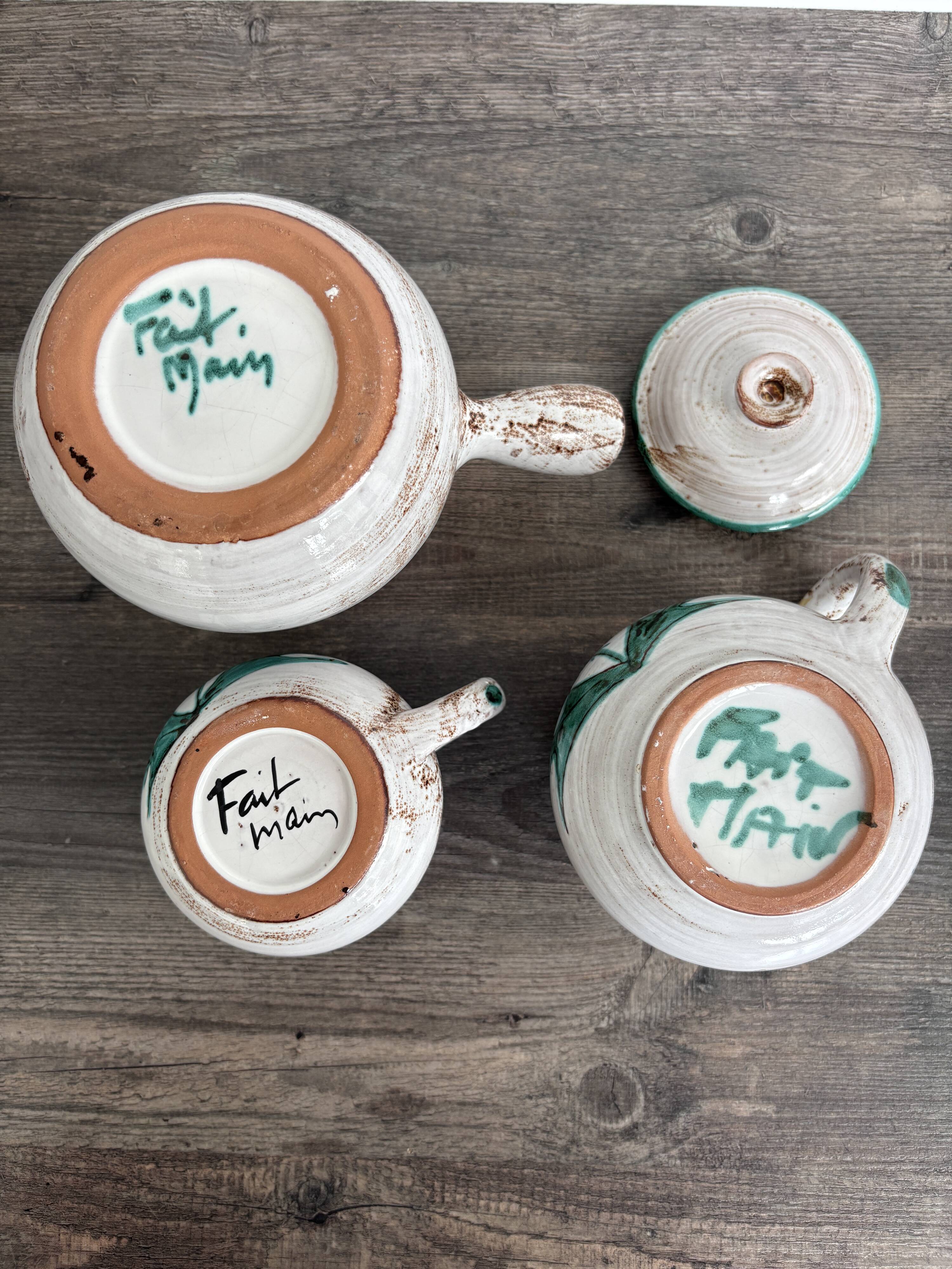 Three Vintage Thistle Pitchers – Daniel Étienne