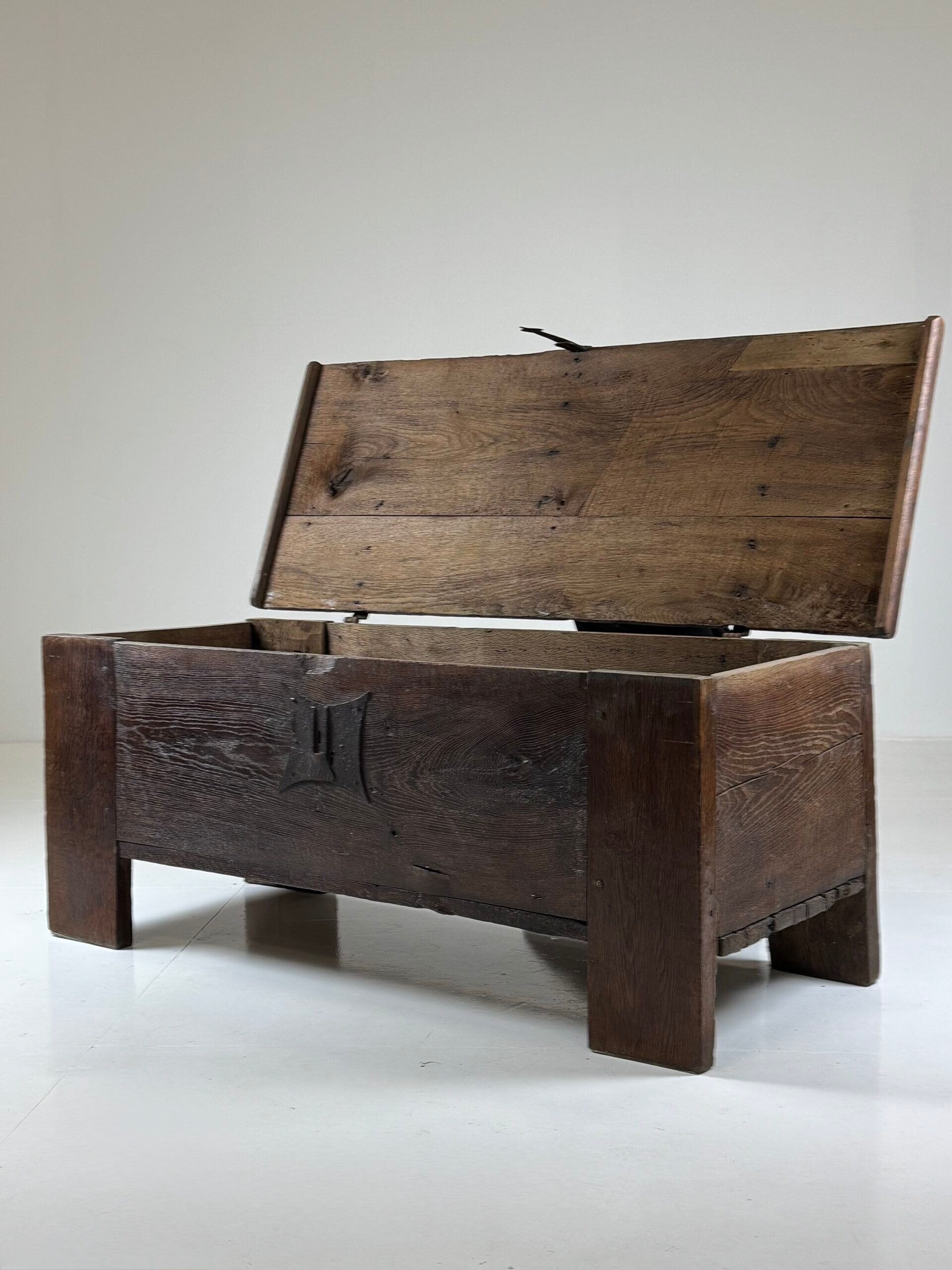 Stollentruhe chest 17th century