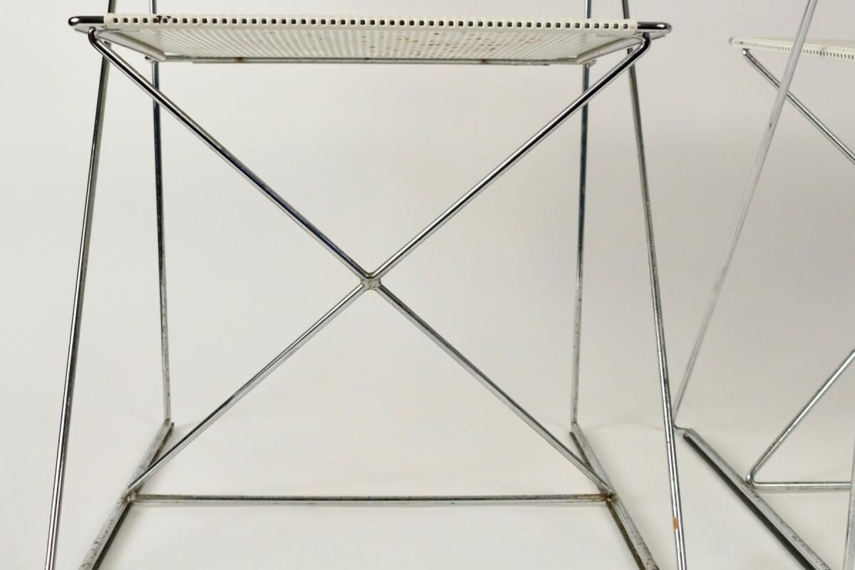 Pair of 1970s design chairs in steel and painted metal