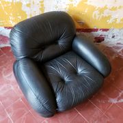 Set of 2 okay black leather lounge chairs by Adriano Piazzesi, 1970