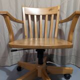 Chaise pivotante en pin massif modèle Joel par Ikea, fabriquée en Italie, années 1990.