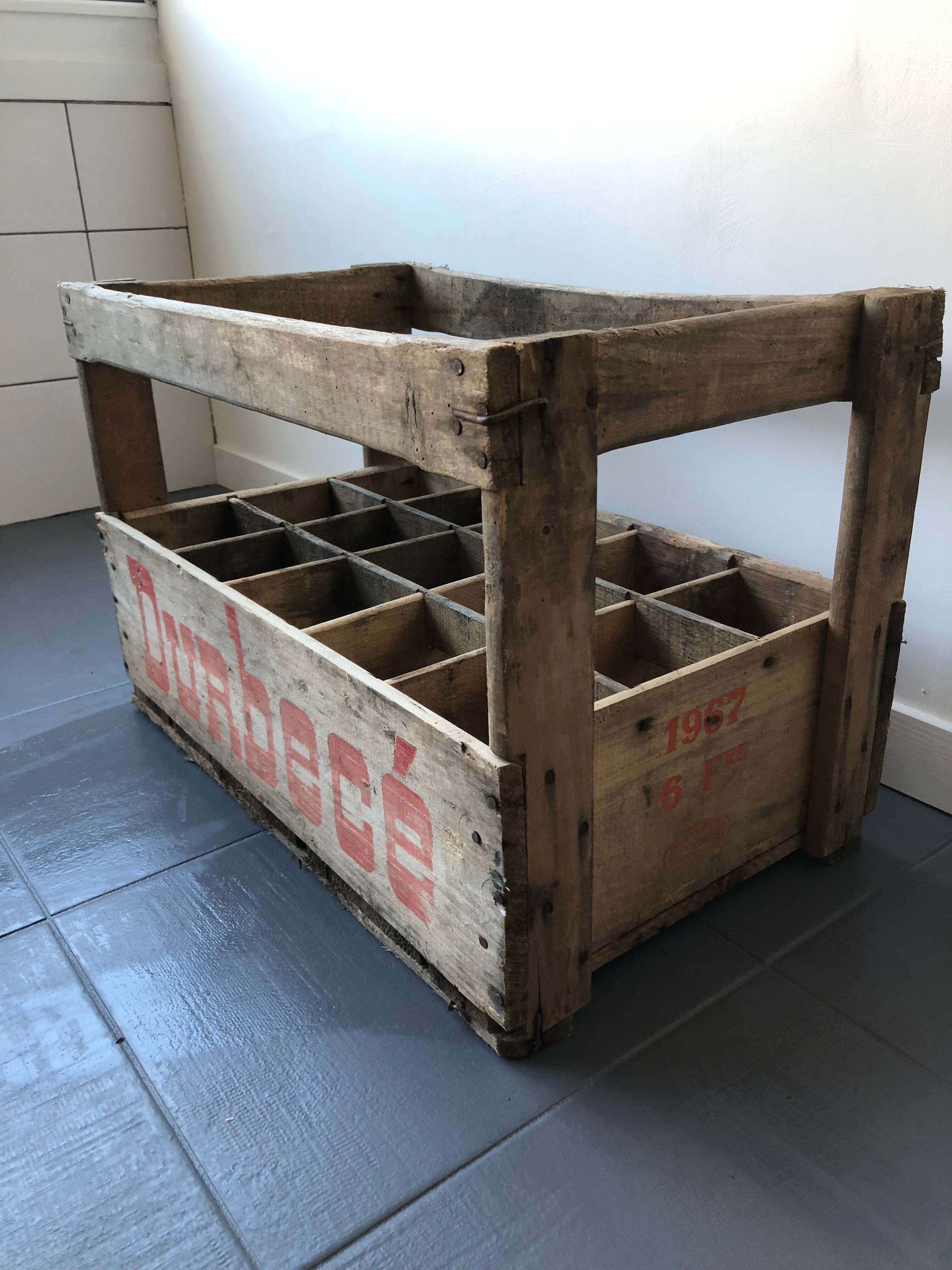 Wooden case for bottles