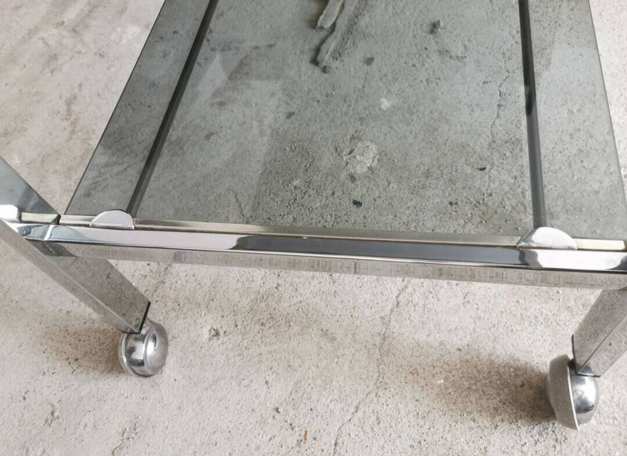 Table d'appoint, desserte, console en verre et métal chromé
