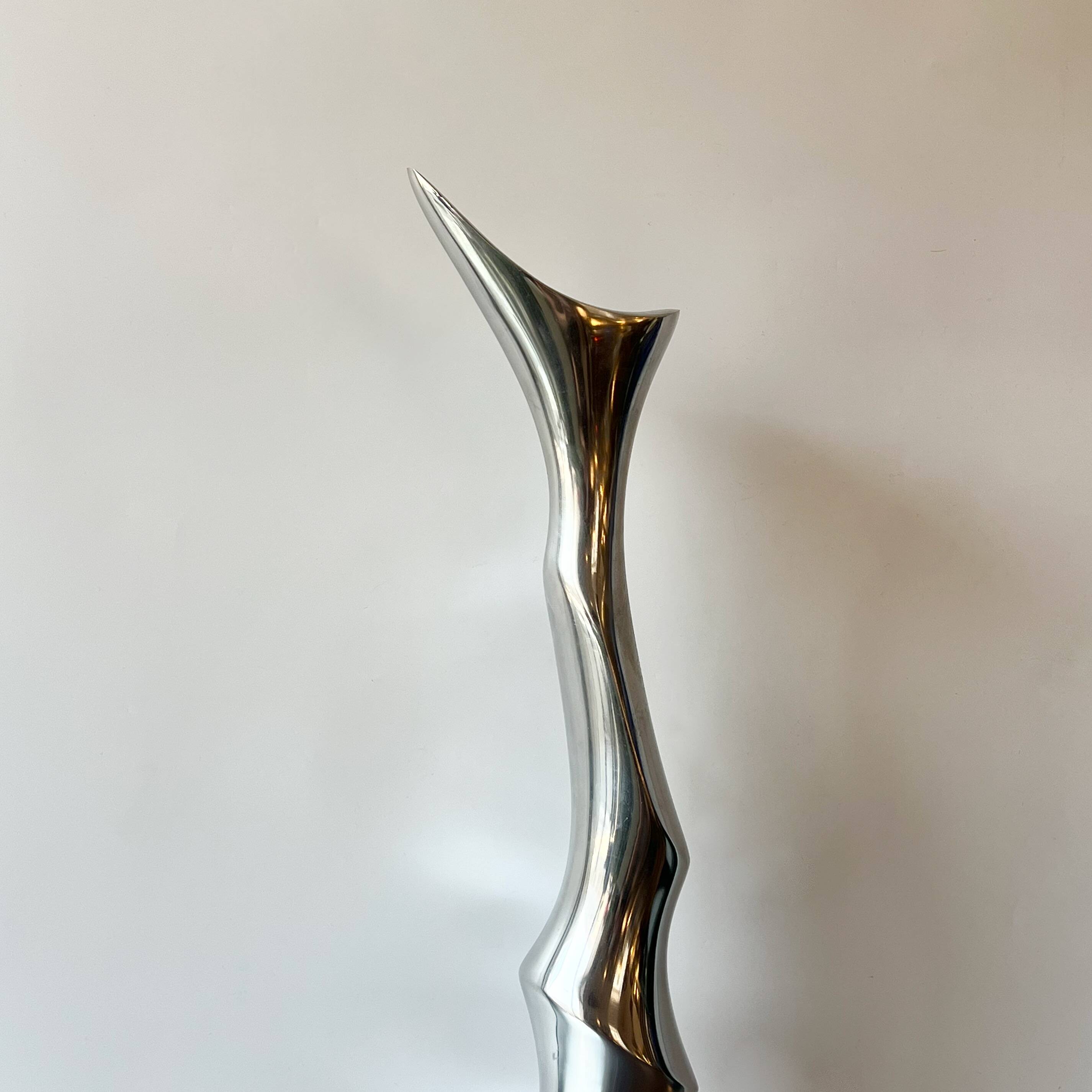 Xxl “twisted” vase / cast aluminum – 1980s