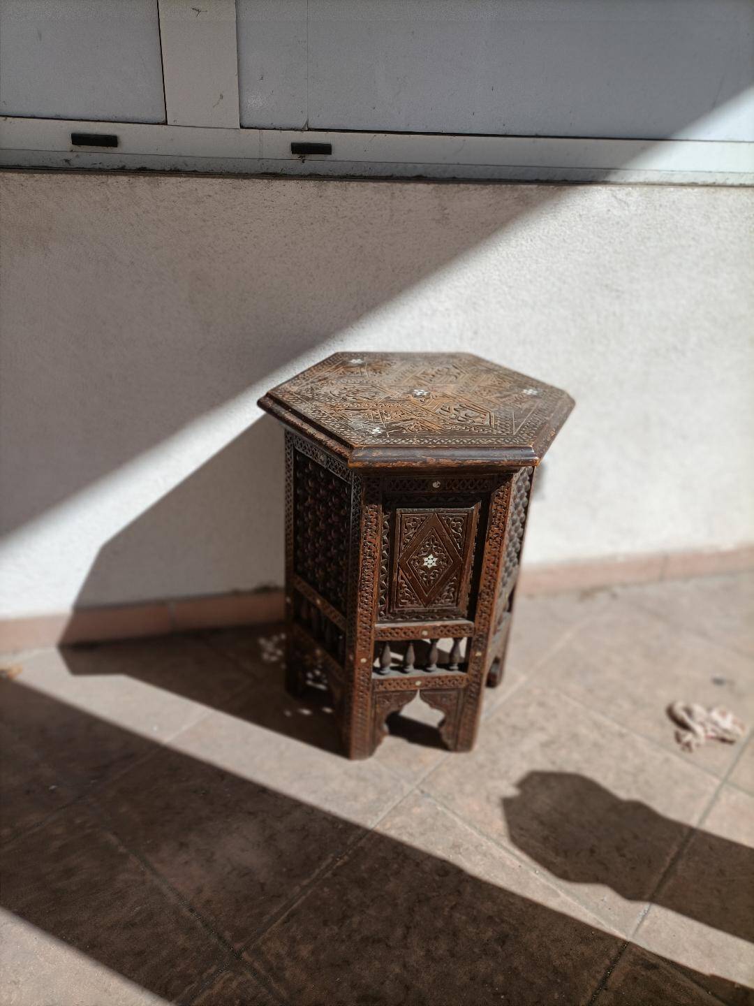 Table d'appoint octogonale antique / meuble syrien