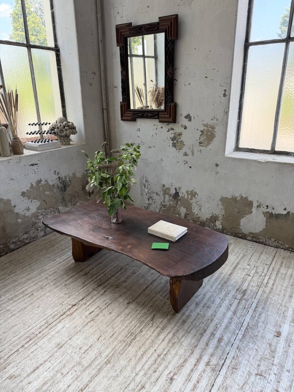 Table basse brutaliste artisanale 1950