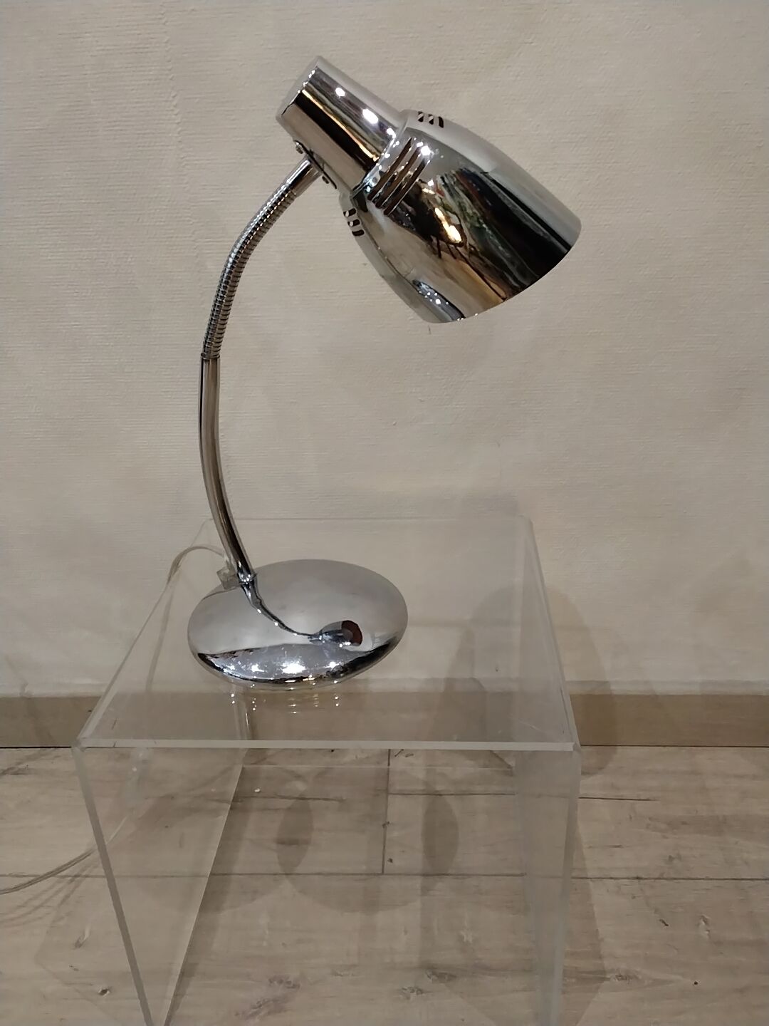 Chrome lamp