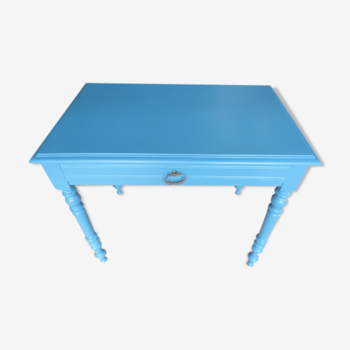 Old wooden table redesigned blue duck