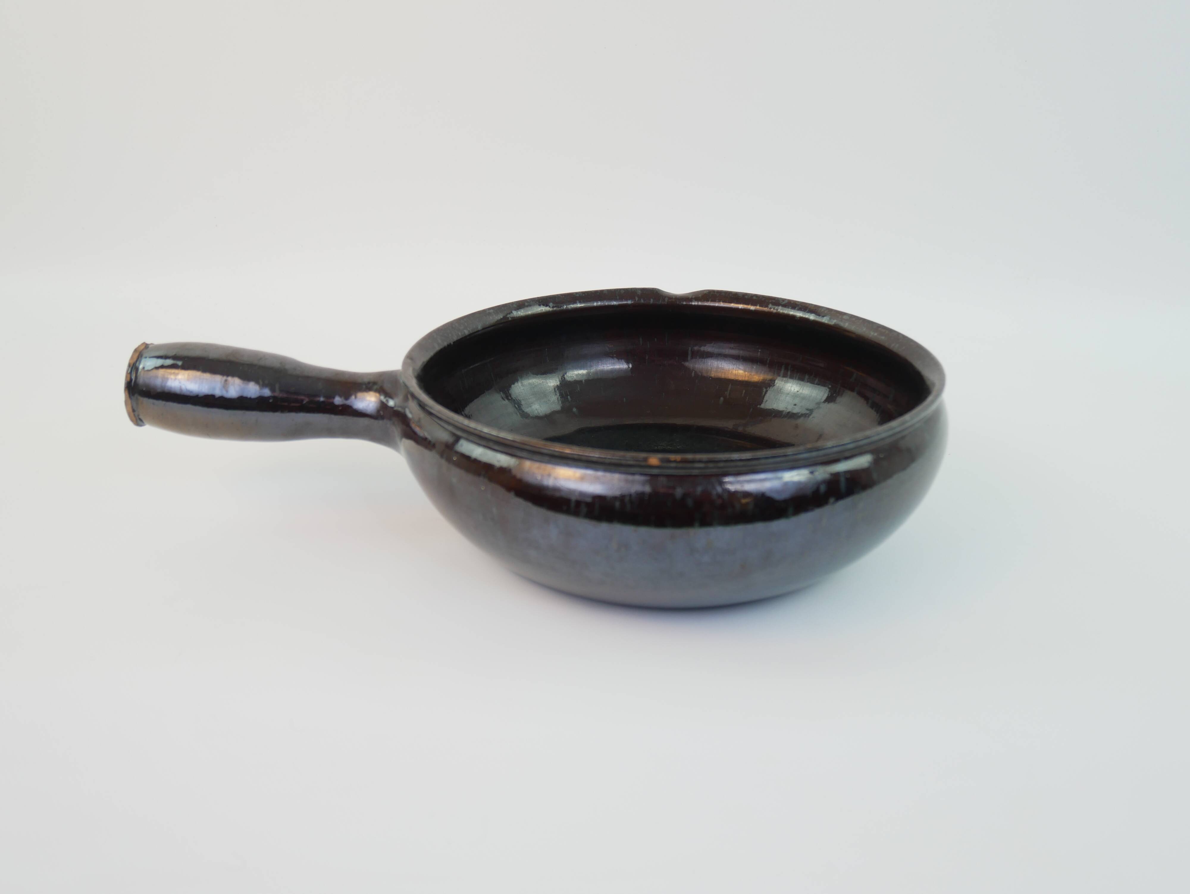 Ebony enameled ceramic fondue pot signed André Martin Vallauris 1950s