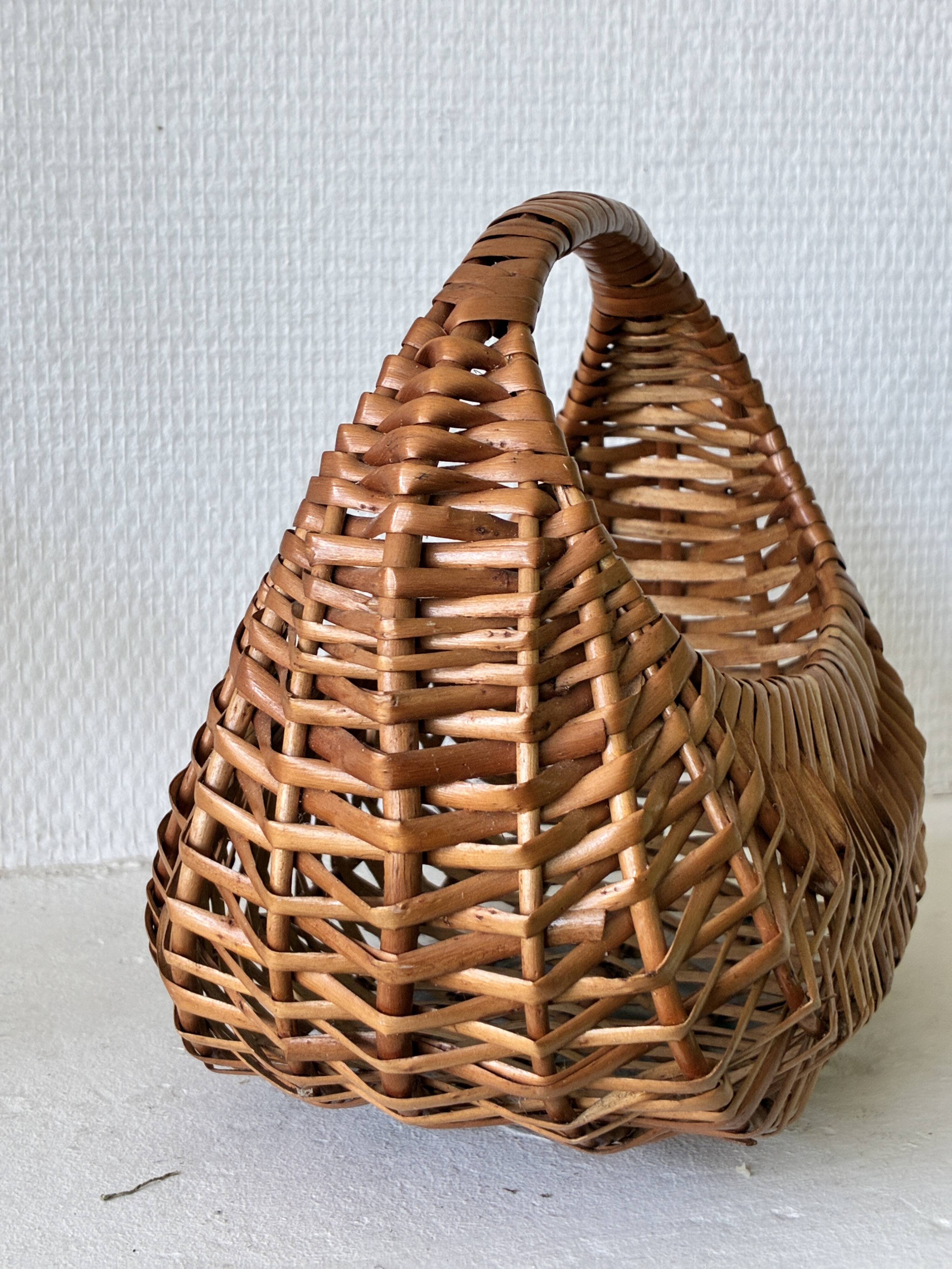 Wicker gondola basket from the 50s/60s