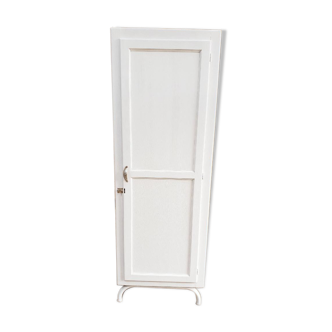 Armoire vintage de pensionnat