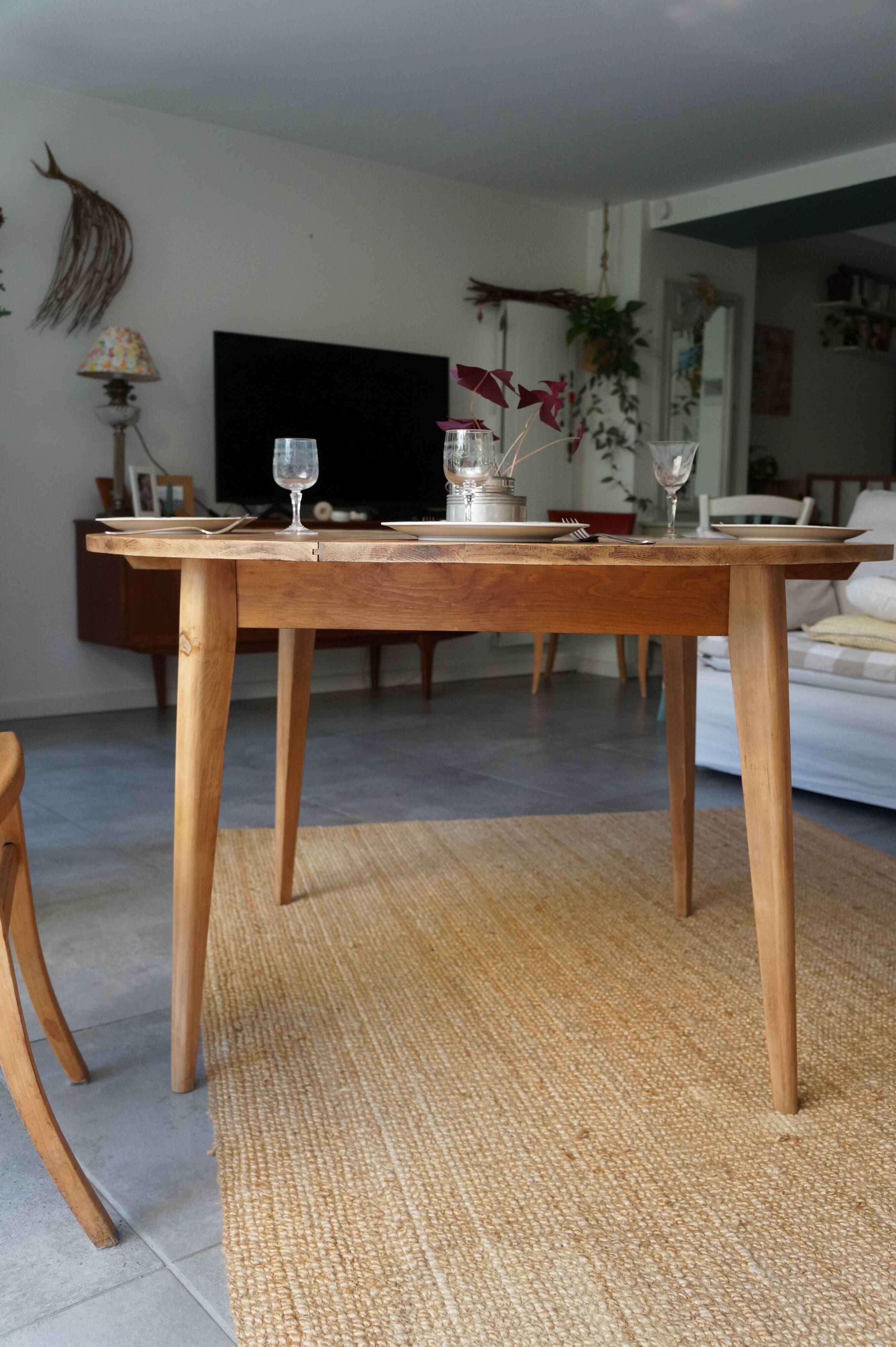Round table