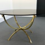 Table basse en laiton et verre fumé années 1970