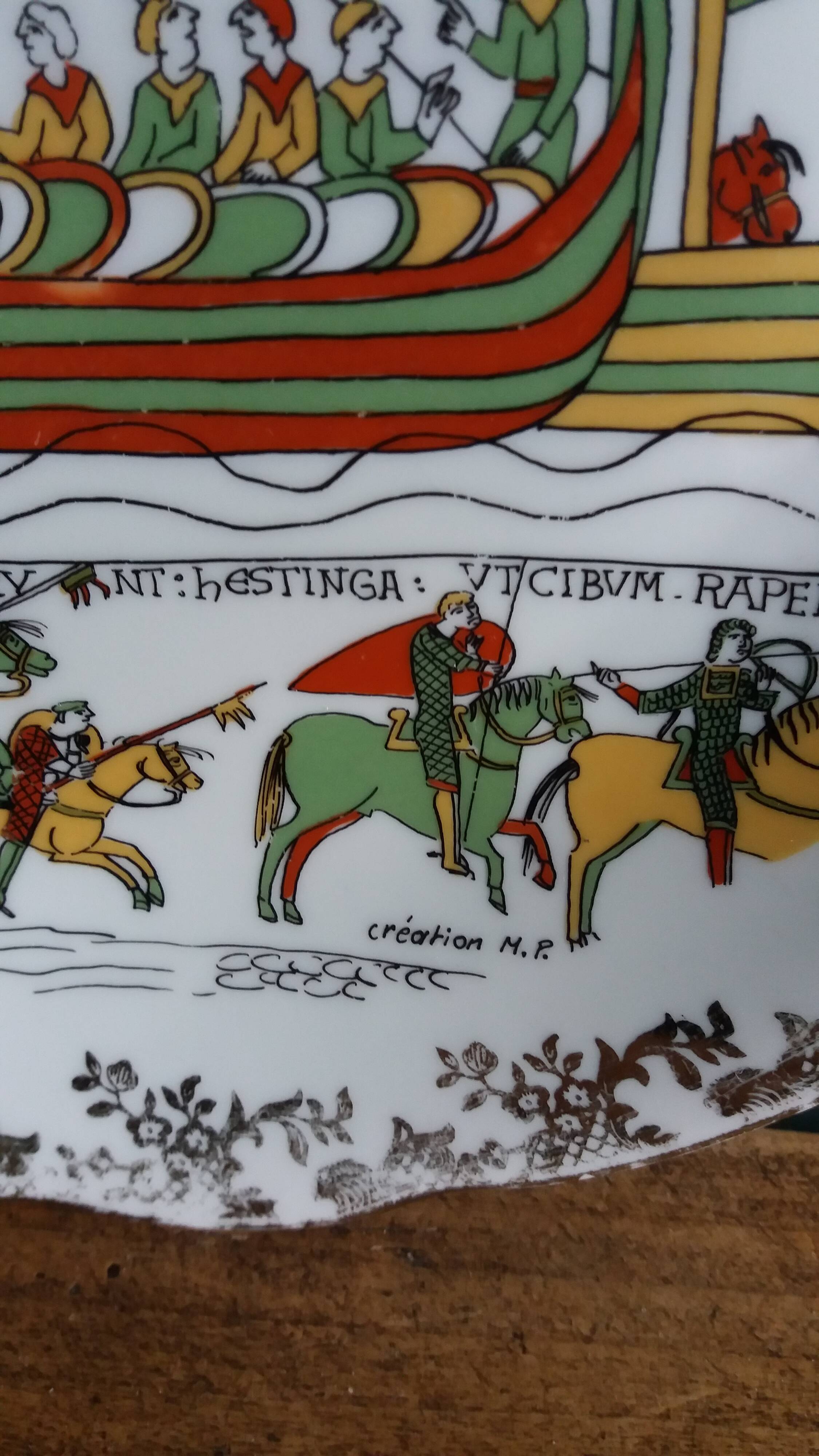 Decorative porcelain plate MF tapestry design of Bayeux
