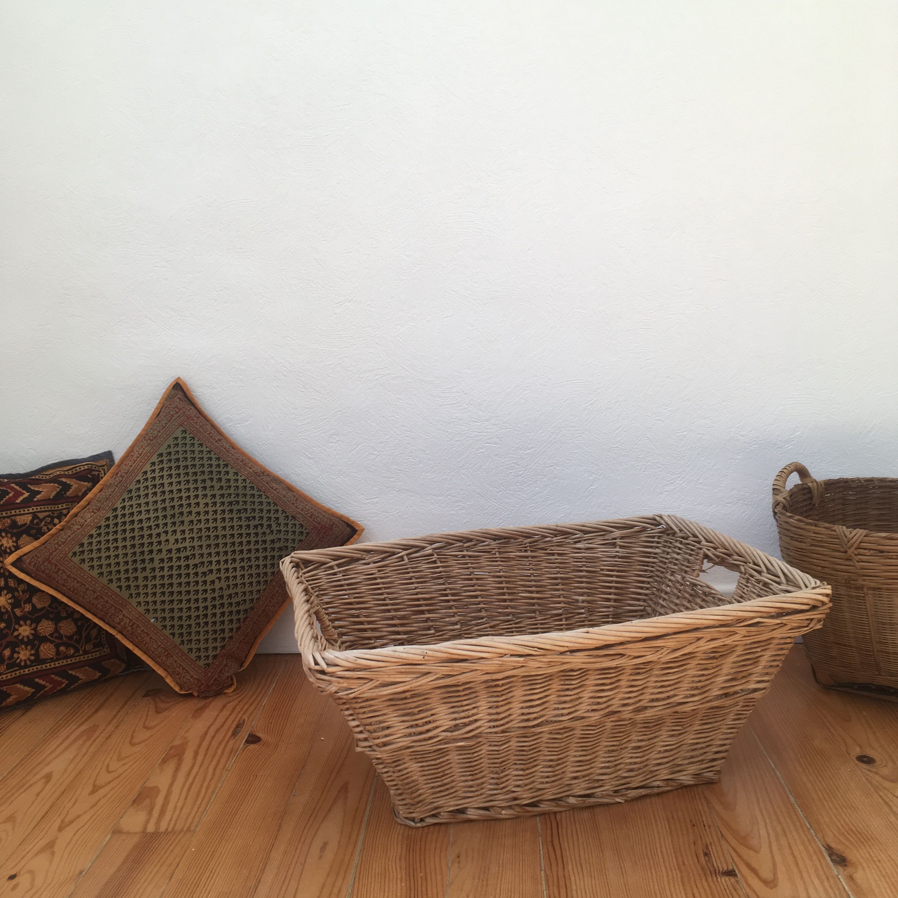 Laundry basket rectangular wicker