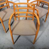 Fauteuils JL Moller modèle 68 en chêne avec tissu d'origine. Fabriqués au Danemark vers 1990.