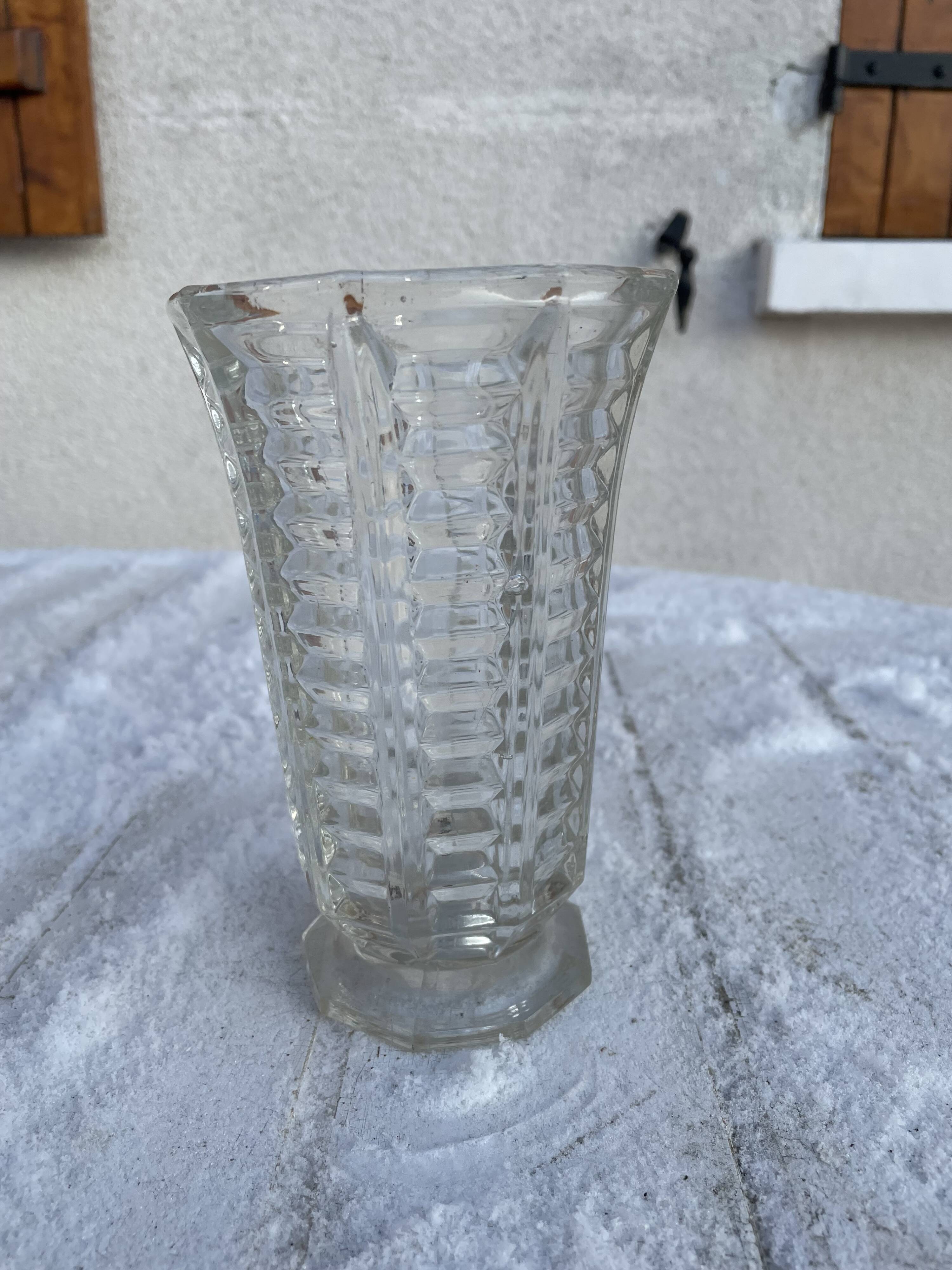 Set of 20 decorative items