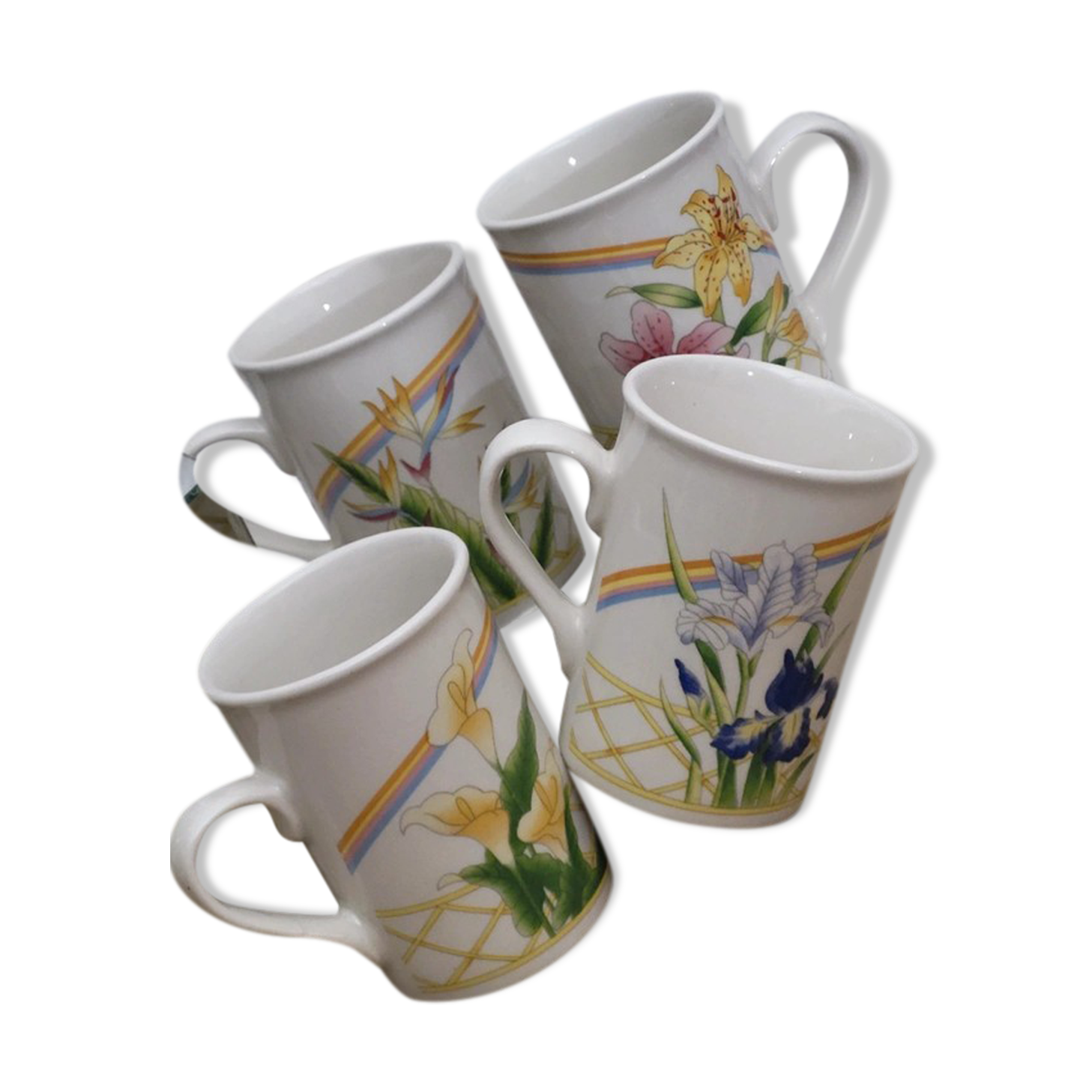 Set of 4 vintage cups