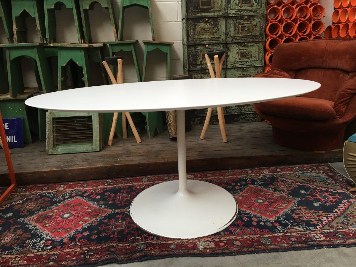 Table ovale