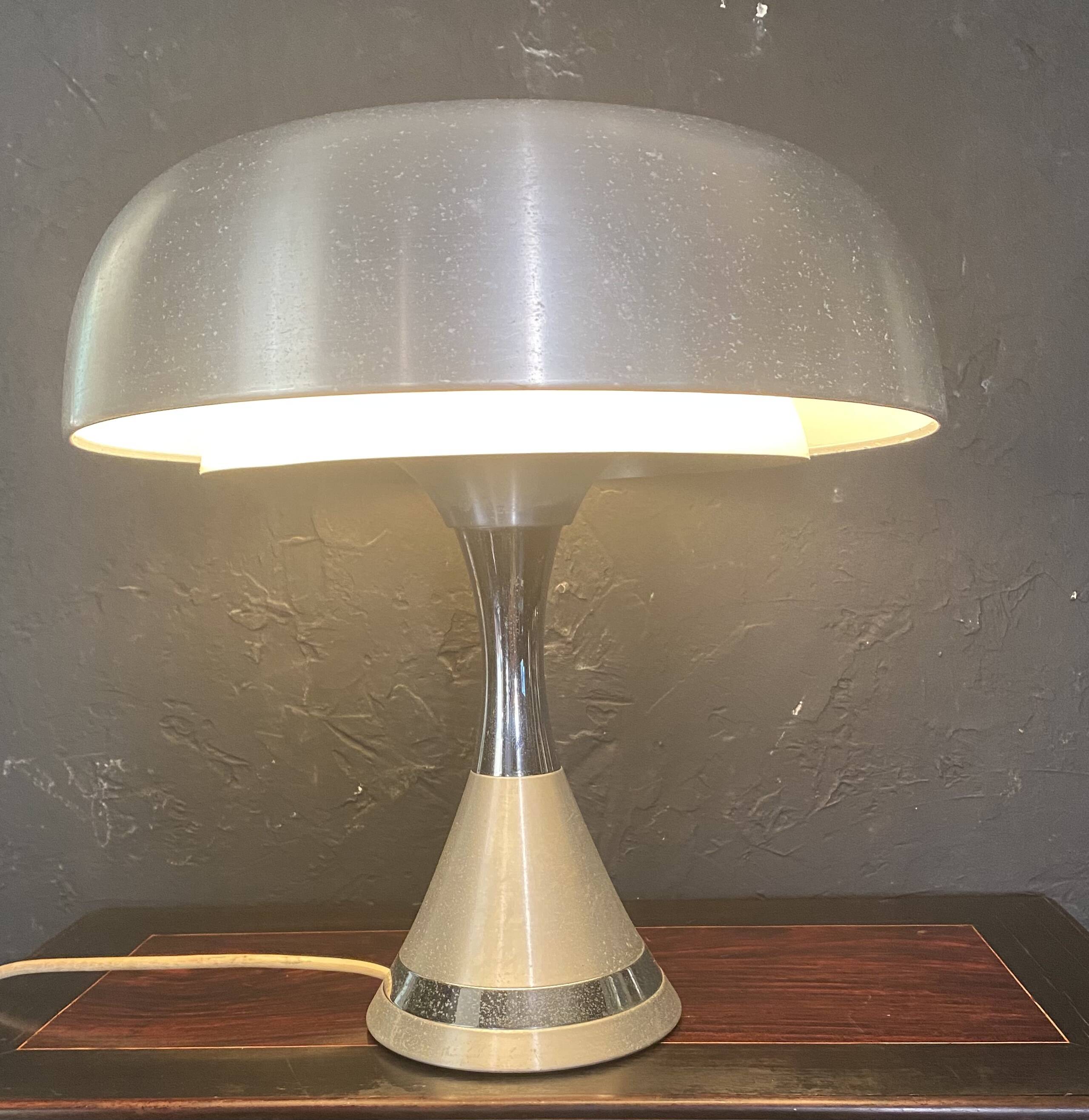 Mushroom lamp - Harvey Guzzini - Italy - 20th century