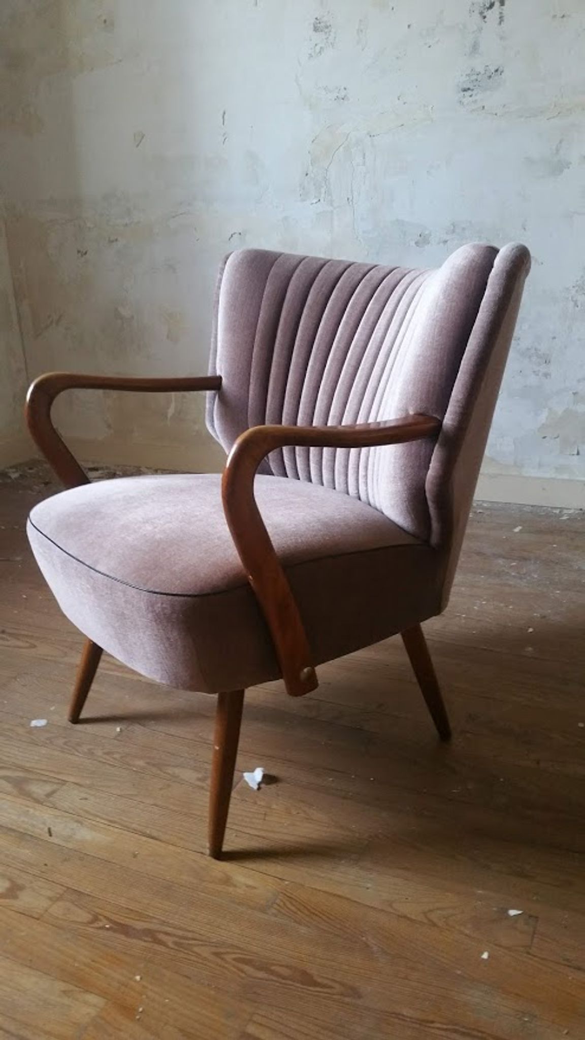 Fauteuil vintage années 50/60 beige rosé