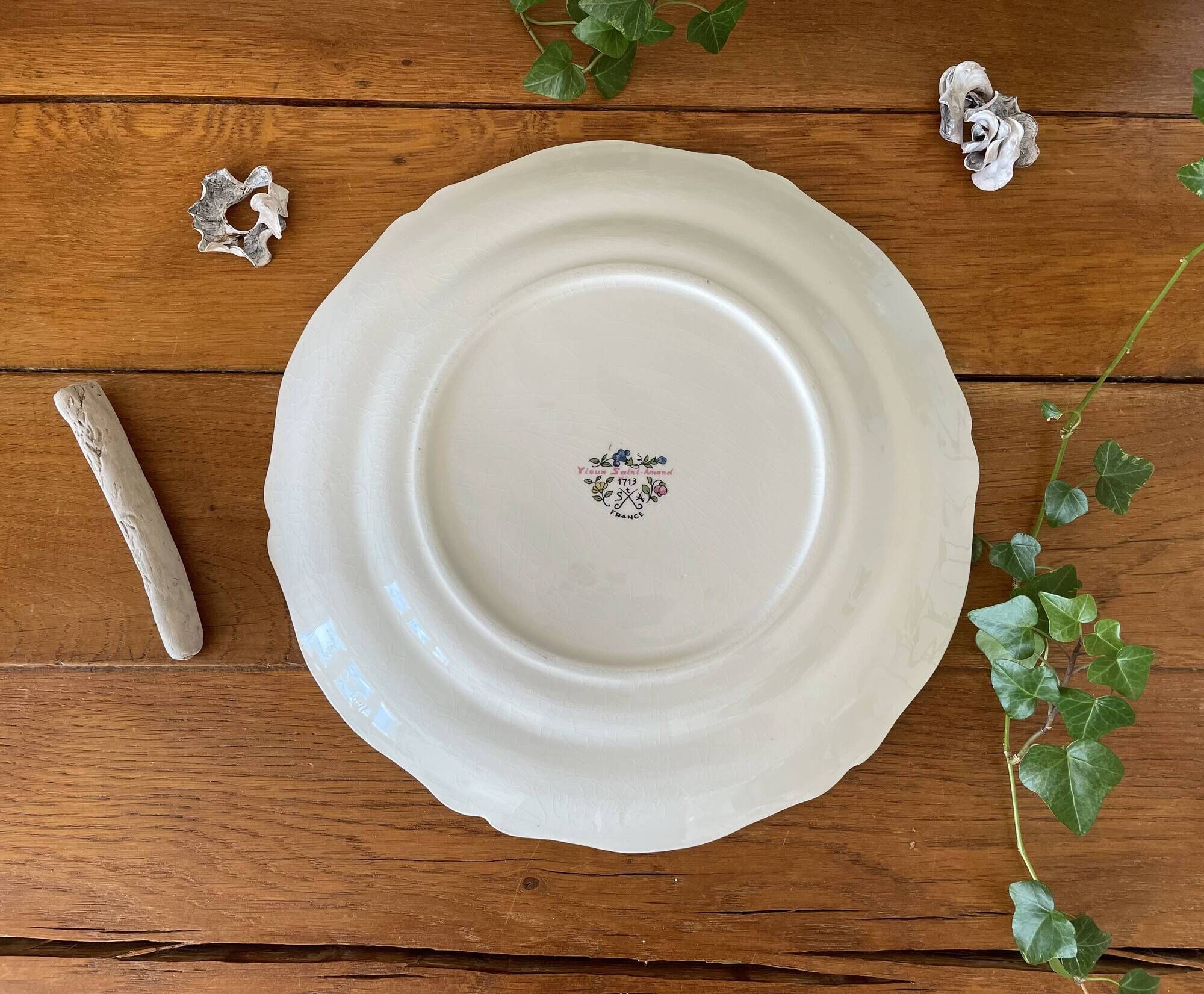 Antique serving dish in Saint-Amand earthenware (Nord)