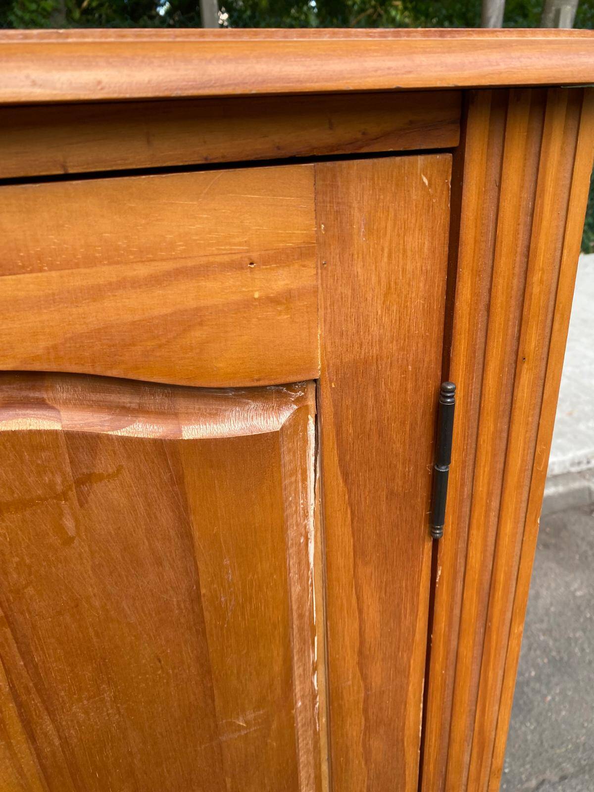 Solid wood chest of drawers from the 1980s.