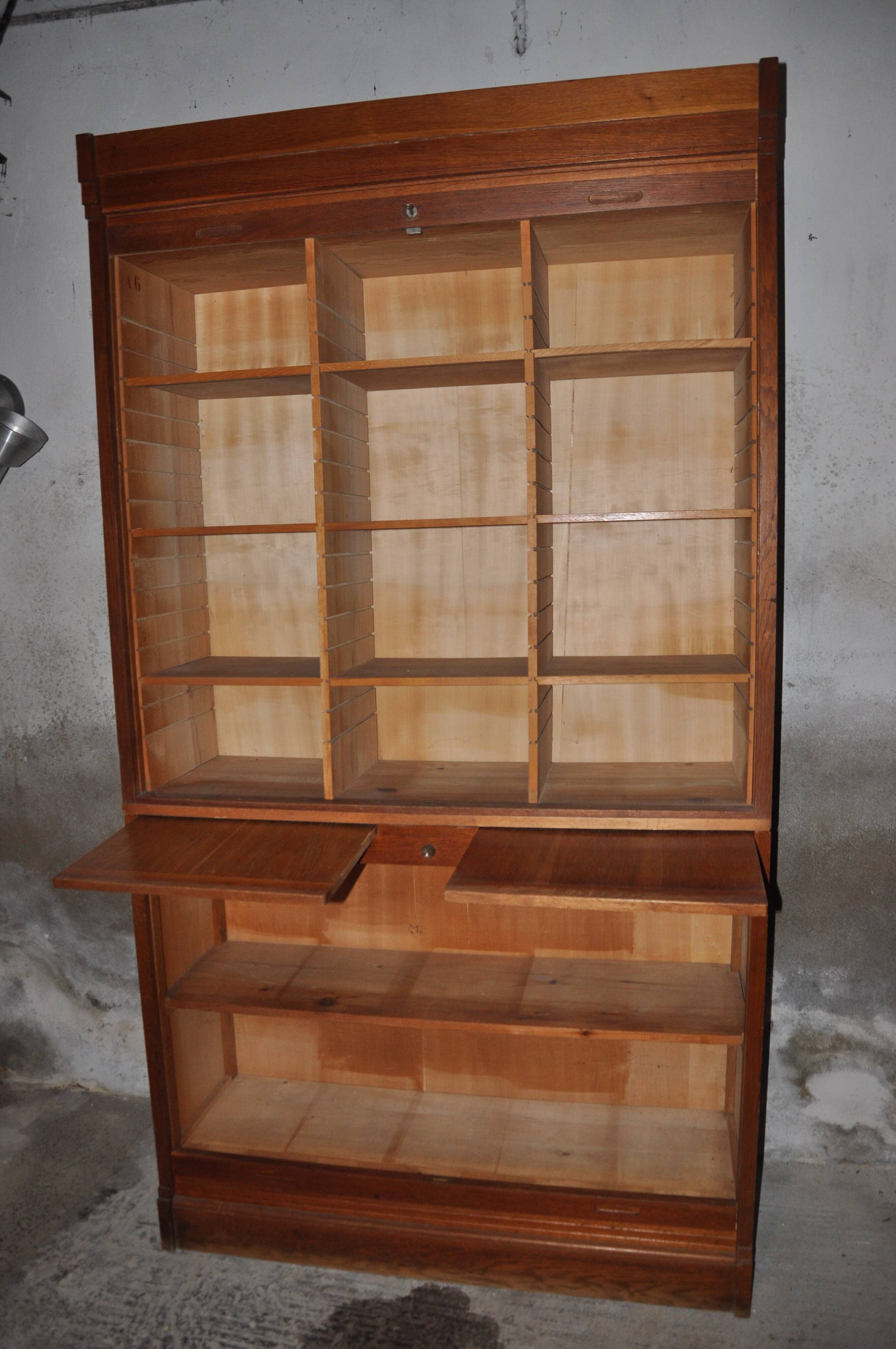 Large curtain cabinet, 2 sections.