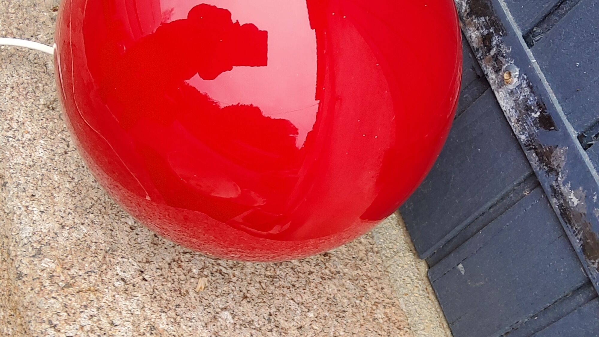 Wofi Leuchten red glass ball lamp from the 90s