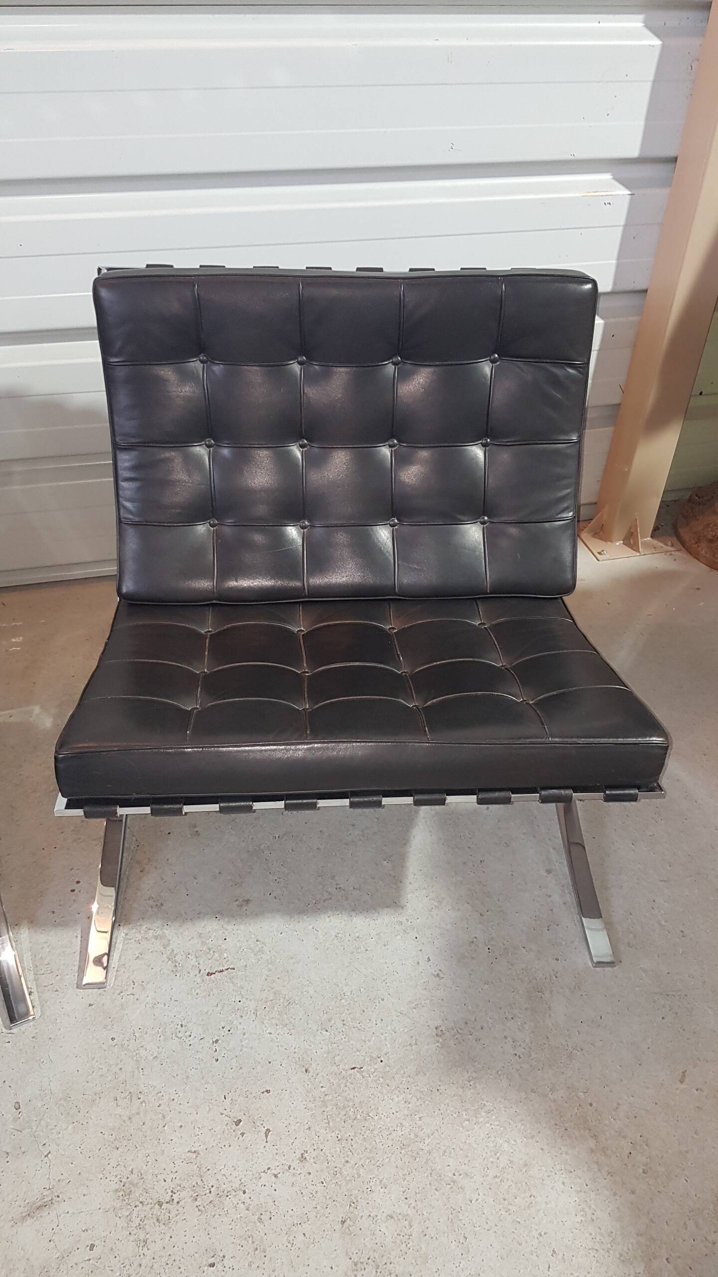 Paire de chauffeuse Barcelona de Mies Van Der Rohe, Knoll