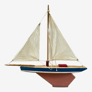 Voilier de bassin navigable en bois, jouet attribué à la marque jab granville