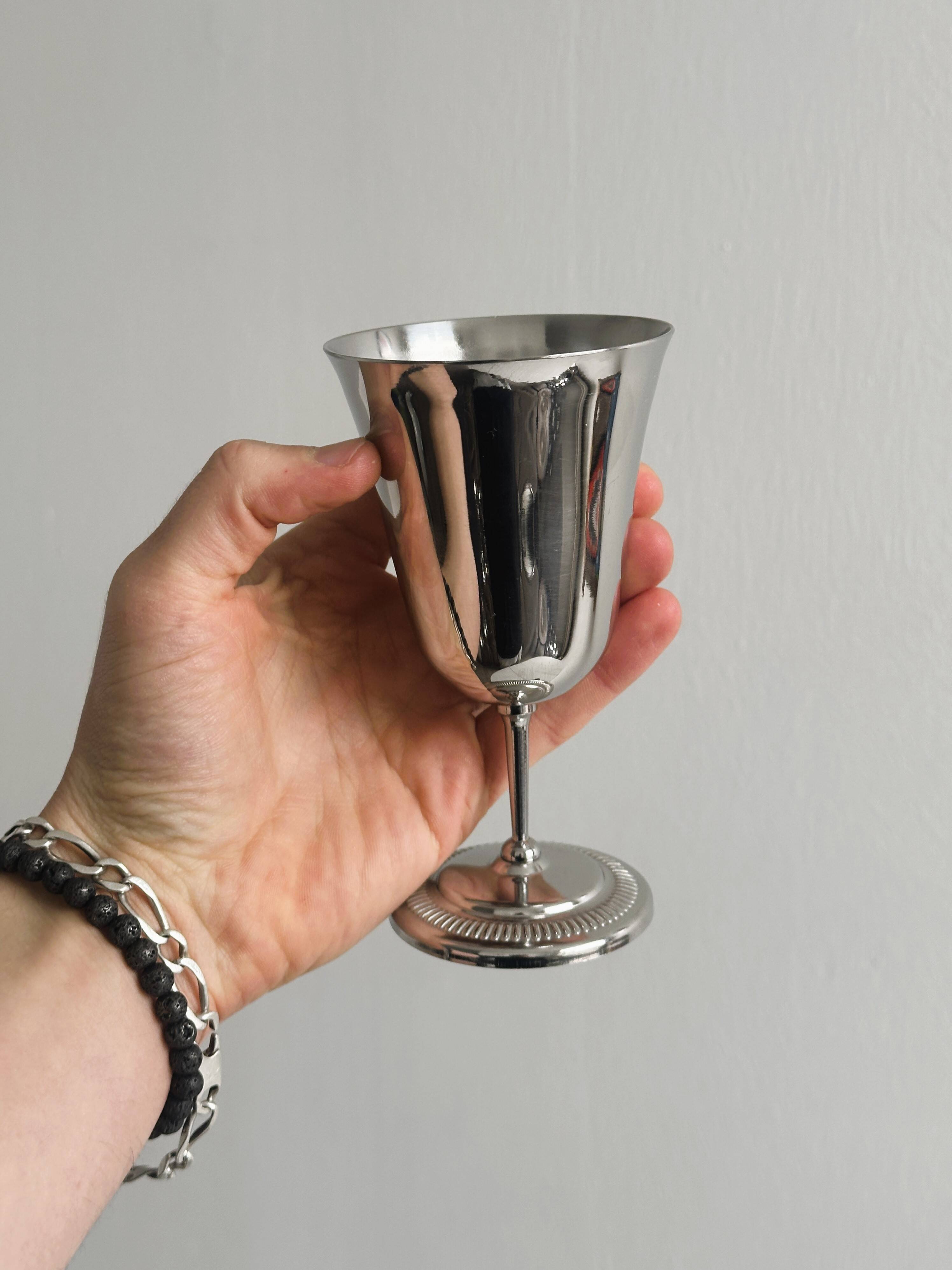 Set of 10 shiny silver metal stemmed cups