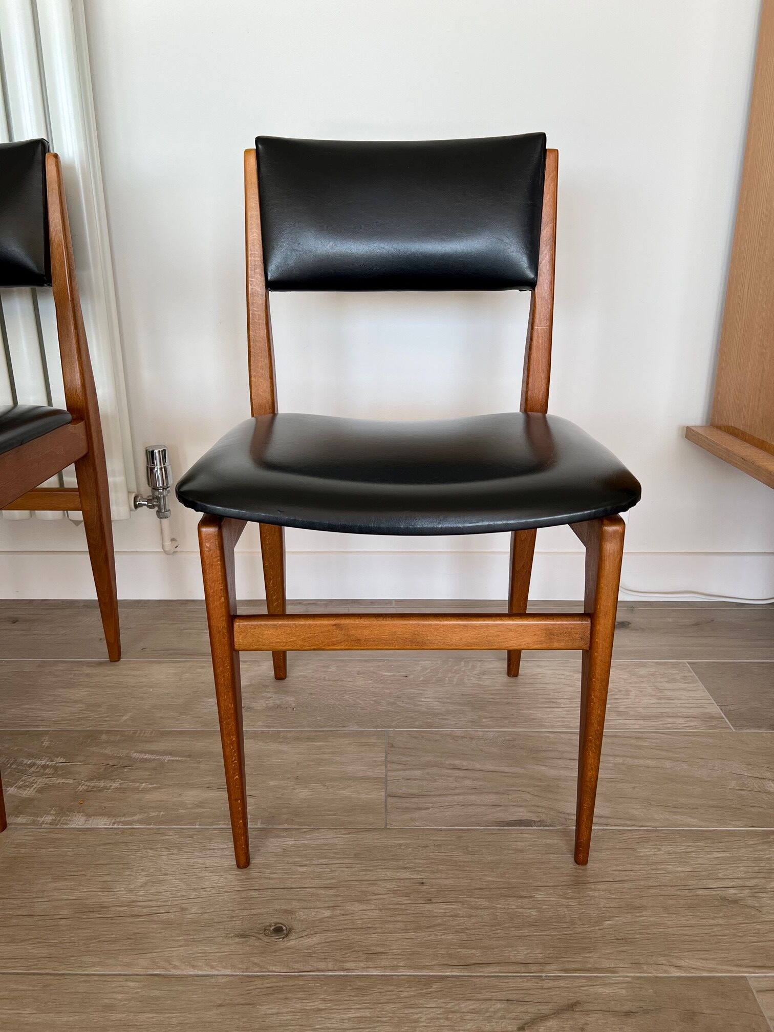 Set of 4 Scandinavian chairs
