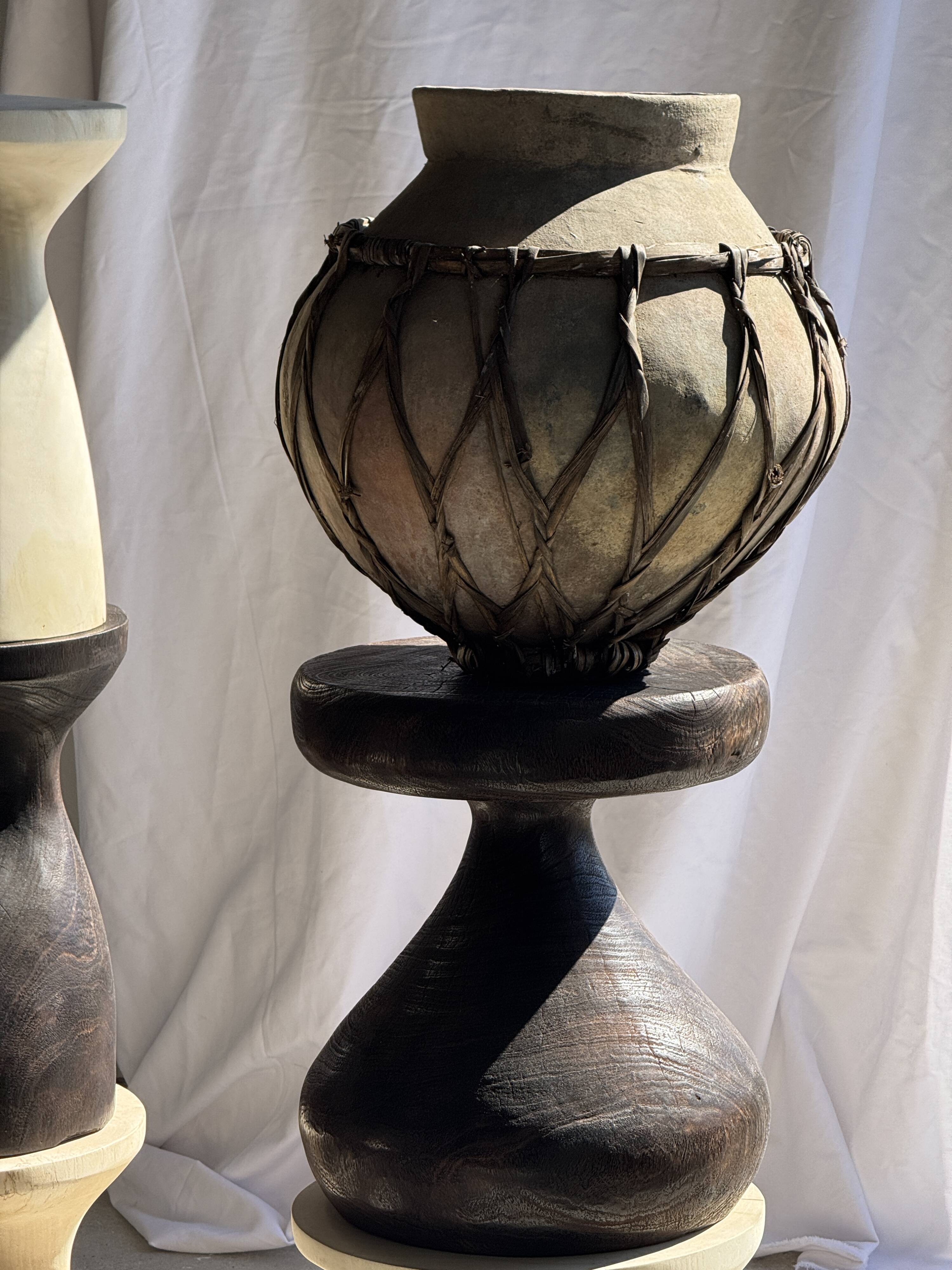 Pawn Brown - Stool, side table in the shape of a brown pawn.