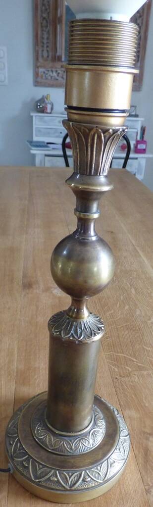 Gold metal lamp base