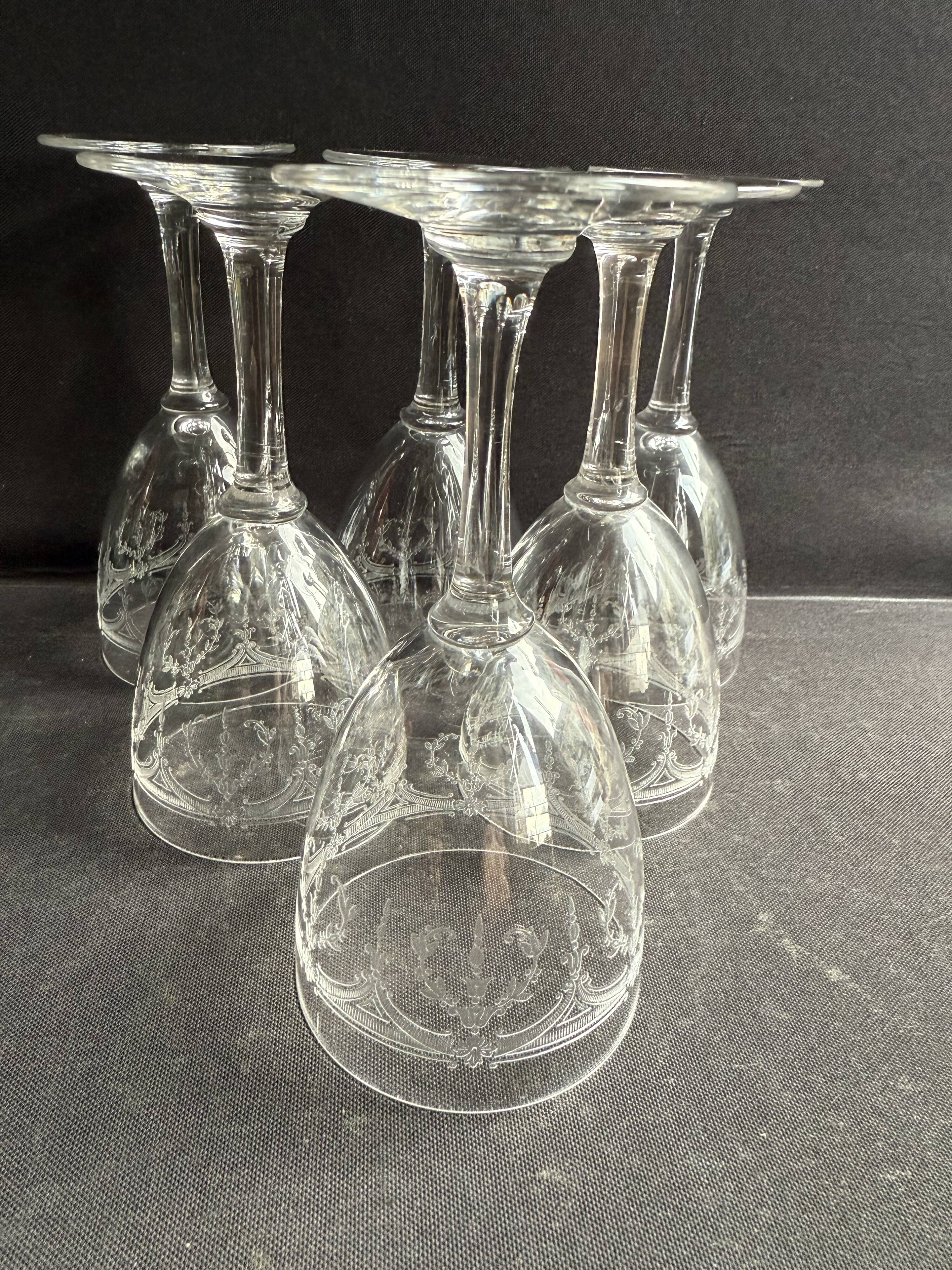6 Saint Louis Manon wine glasses