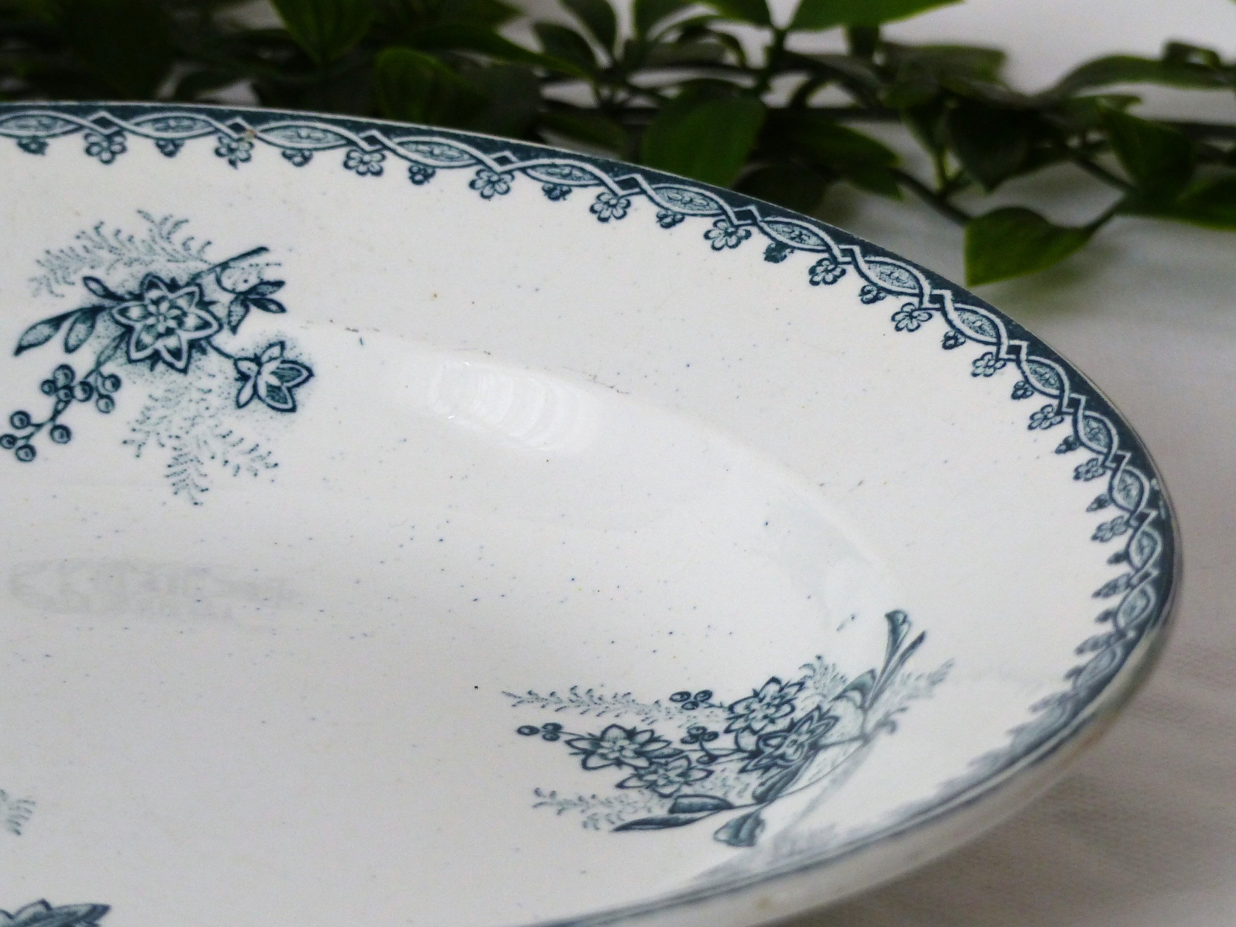 Deep service dish iron earth