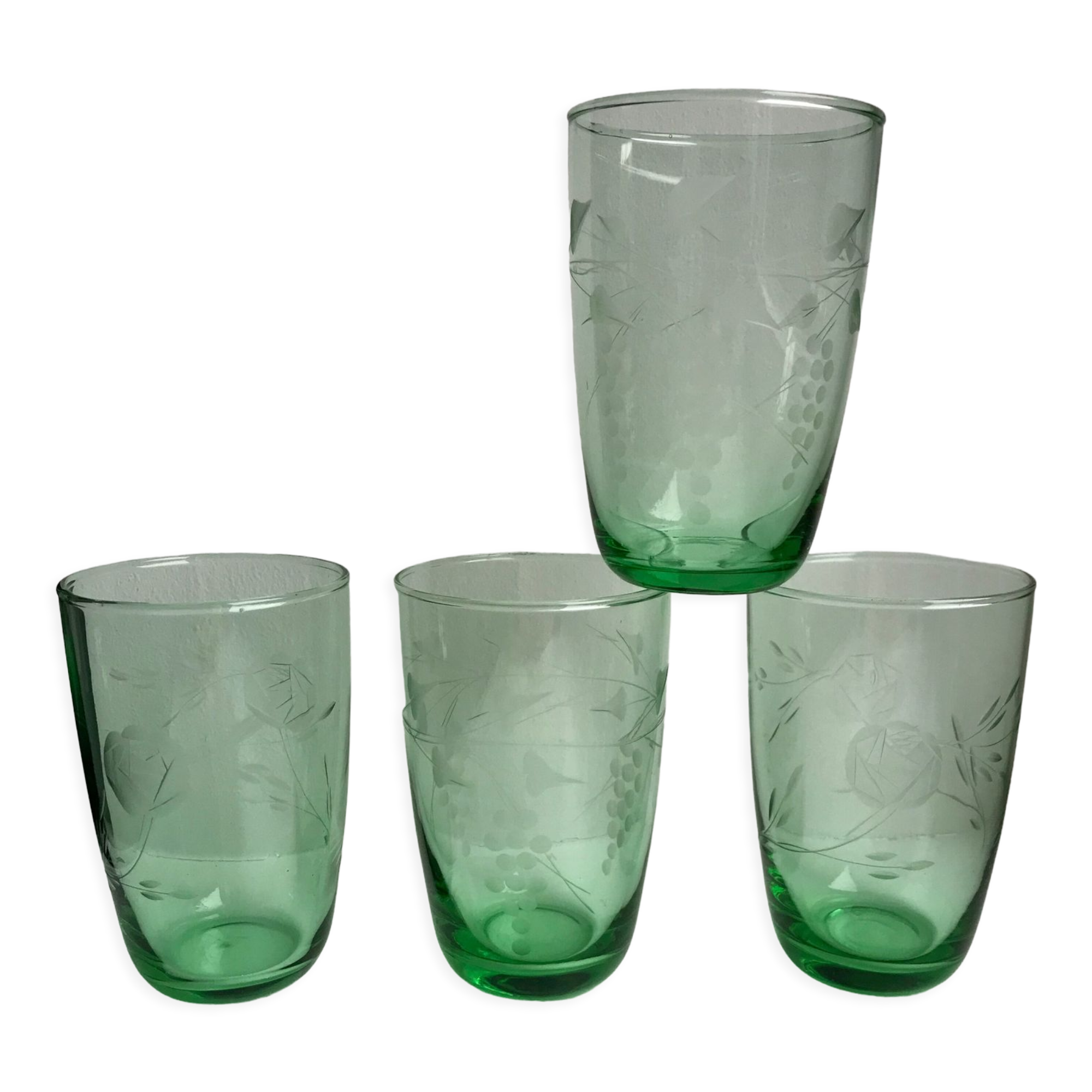 Set of 4 green glass water glasses engraved yeards 50-60