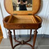 Table coiffeuse de style Napoléon III marquetée